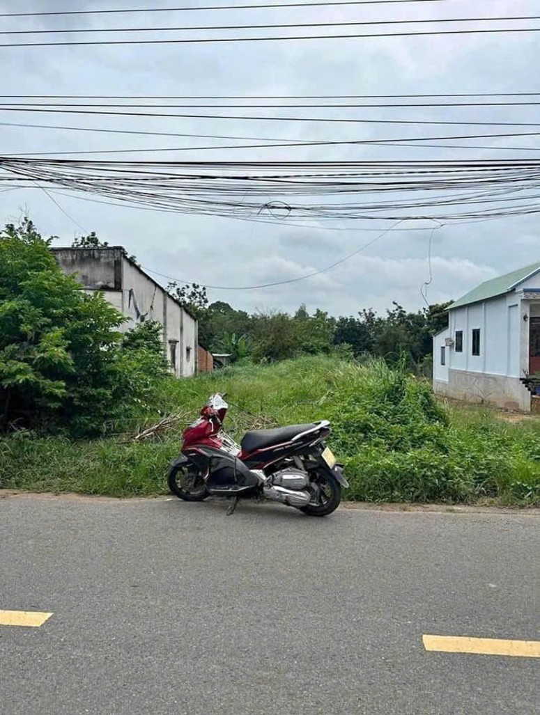 Bán lô đất biệt thự 10m*42m ngay ủy ban Tân Hiệp, sát đường tạo lực Phú Giáo giá 980tr bao hết sổ sách cam kết giá thật