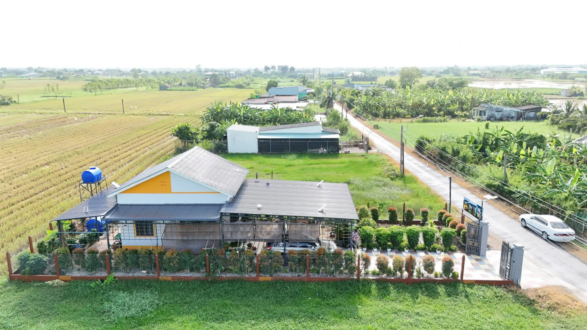 Bán nhà 320m² full thổ cư ngang 10m giá 1.75 tỷ tại Xã Tân Hòa