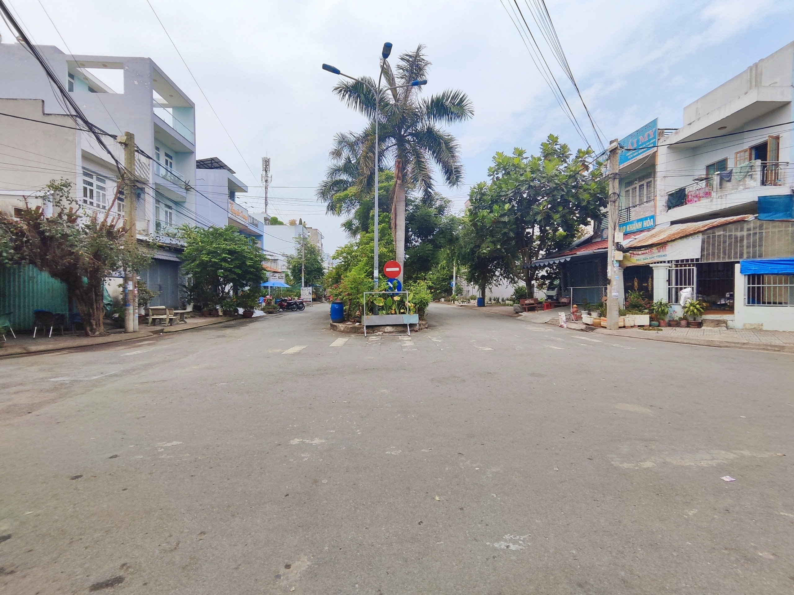 CẦN BÁN 100M2 ĐẤT THỔ CƯ ĐƯỜNG NHỰA XE TẢI - GIÁ: 5TY5