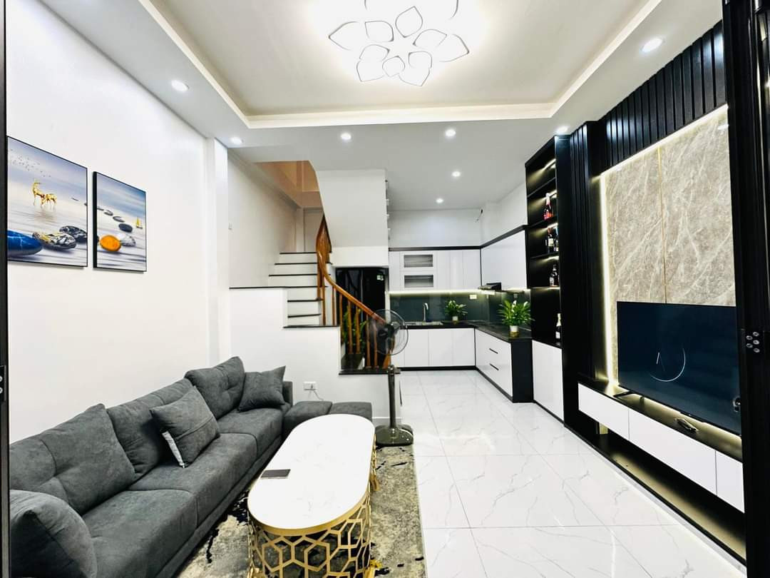 Nhà đẹp Tân Lập, gần phố Nhổn, 33M 5 Tầng, 4 phòng, 50m đường ô tô nhỉnh 4 tỷ