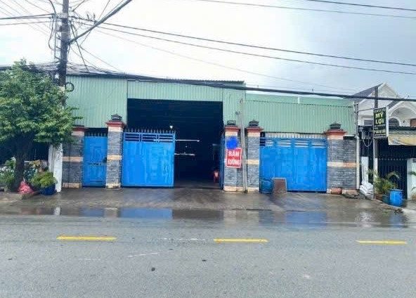 Bán nhà xưởng mặt tiền đường Hồ Văn Tắng xã Tân Phú Trung Củ Chi TPHCM, DT: 13x57m.
