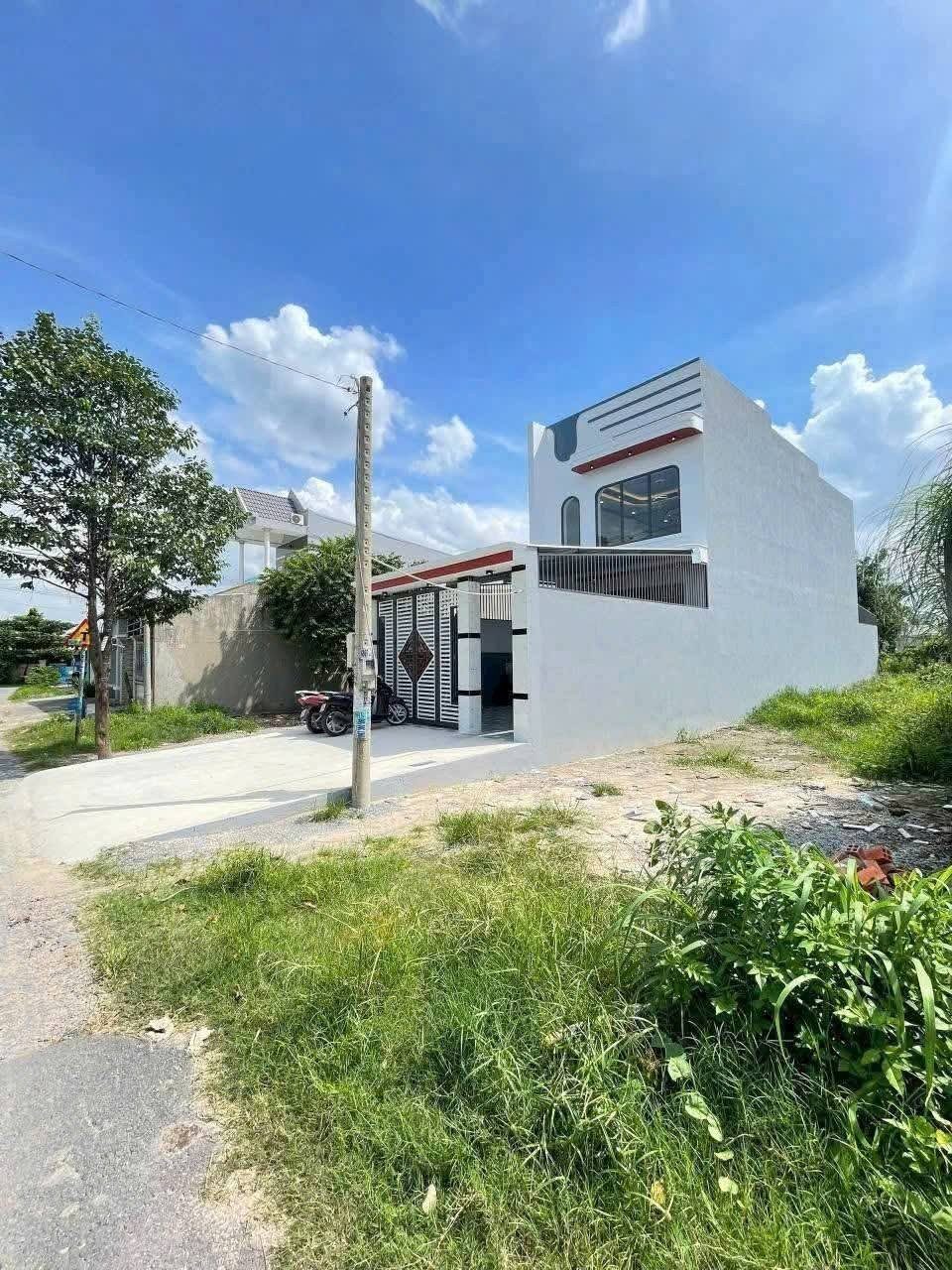 Chủ Nợ Bank BÁN NHÀ 3 Phòng Ngủ - 128m2 gần Full Thổ - Giá 1TY2 Còn Thương Lượng
