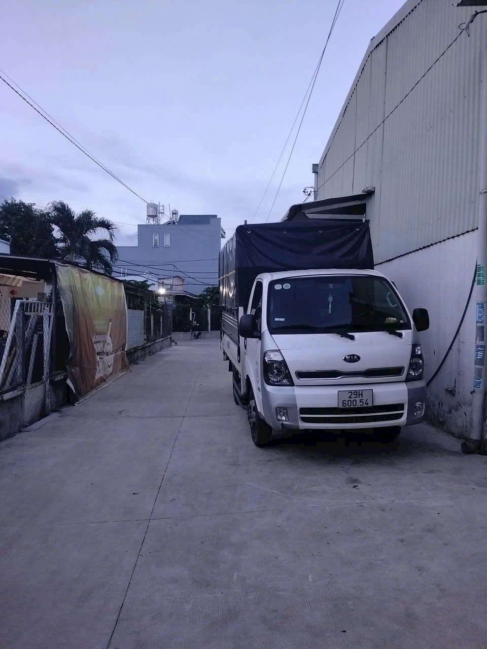 BÁN TRONG 3 NGÀY HẠ GIẢM  TỪ 3 TỶ 350 TRIỆU 
XUỐNG CÒN 2 TỶ 950 TRIỆU BỚT LỘC  🔥🔥🔥
🍃DT : 6m x17m nở hậu 7m sổ hồng công nhận  100m2 đất ở đô thị 
hẻm ô tô vào tận nơi đường Tân Thới Nhì 12 ,Tân Thới Nhì ,Hóc Môn  
Khu dân cư xây dựng tự do, không mồ m