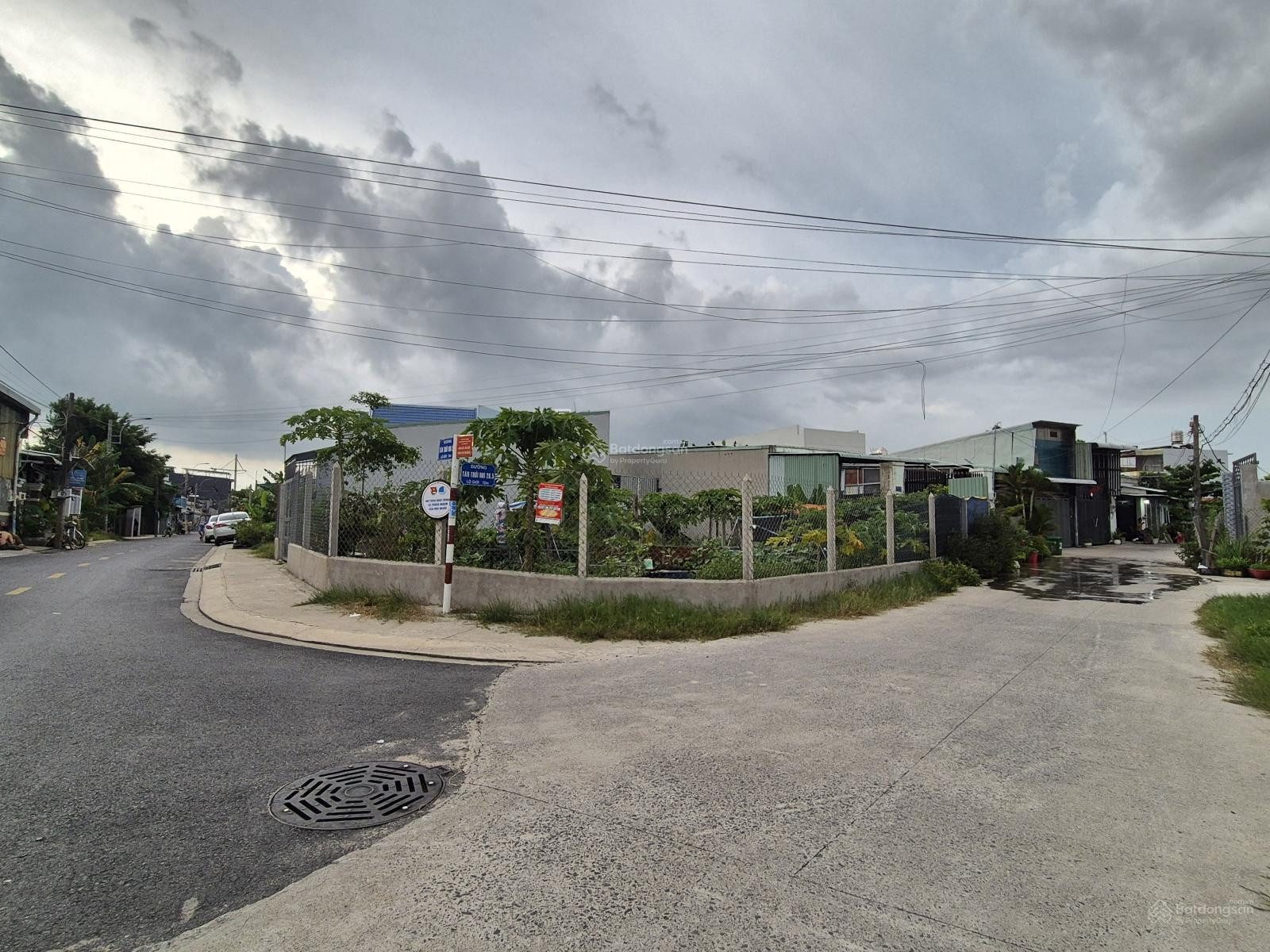 Bán Đất 249.8m2 có sẵn 249.8 m2 thổ cư giá 5.2 tỷ tại Xã Tân Thới Nhì Huyện Hóc Môn TP. Hồ Chí Minh