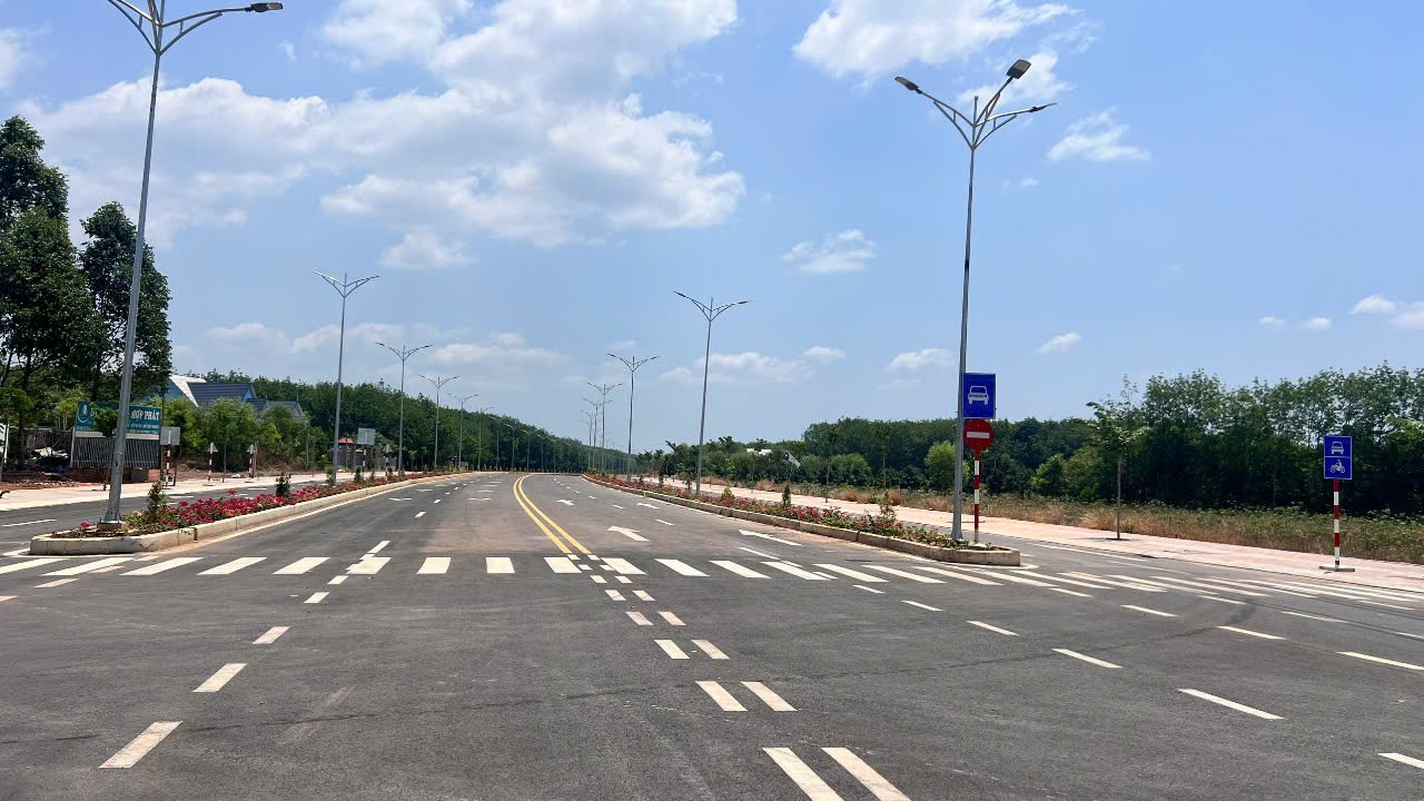 Đất mặt tiền tuyến số 3 đồng phú 42m kết nối khu công nghiệp