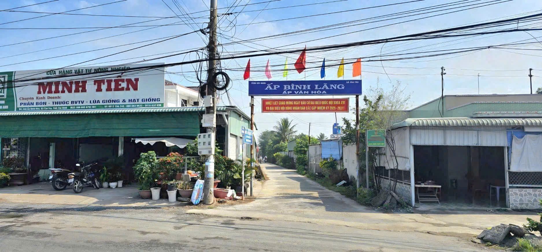 Bán nền thổ cư 5x28,5 mt đan 4m cách TL833 trường học 1km tại xã Tân Trụ Tỉnh Tây Ninh