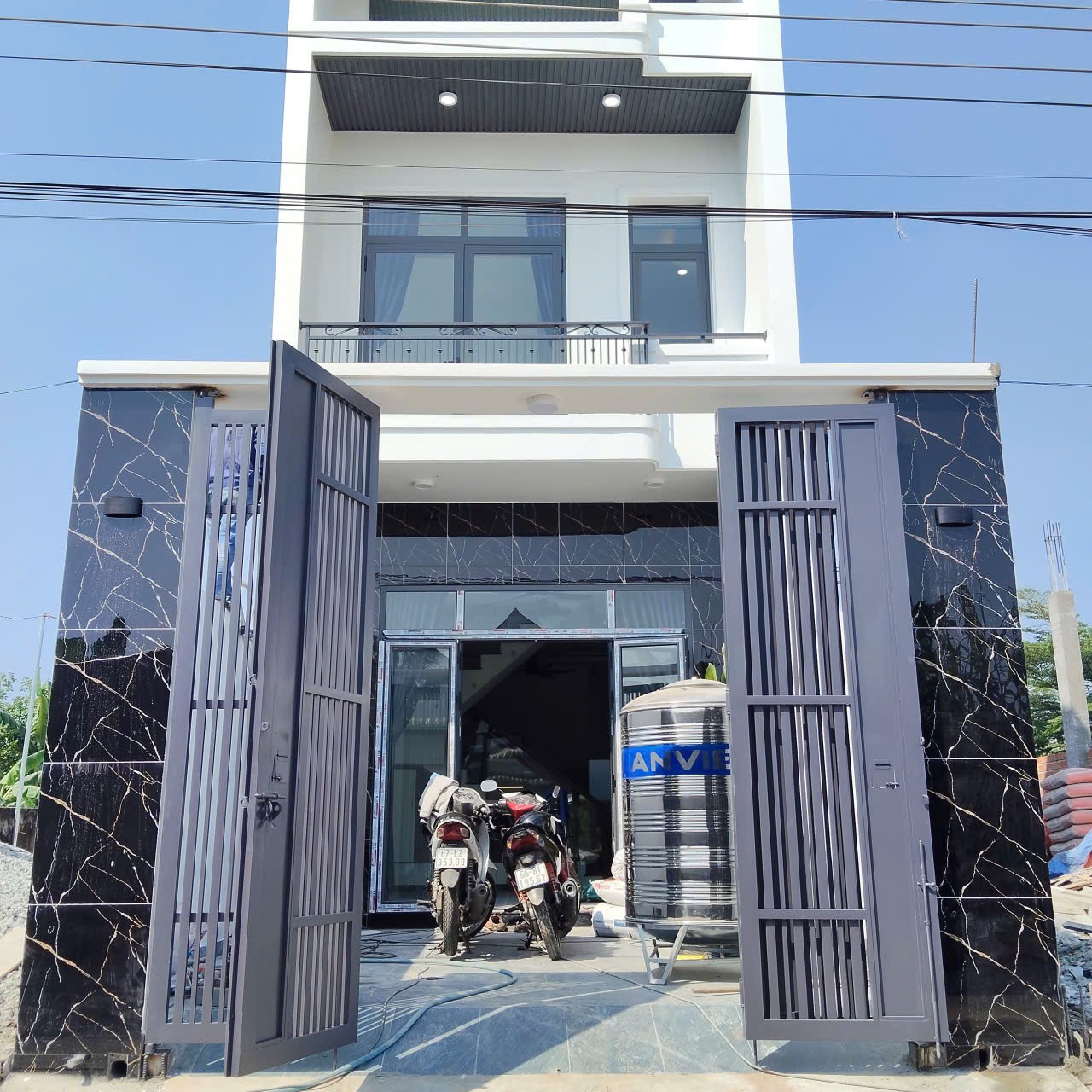 Bán nhà mặt tiền đường nhựa Tân Vĩnh hiệp Tân Uyên bình dương ngay phường