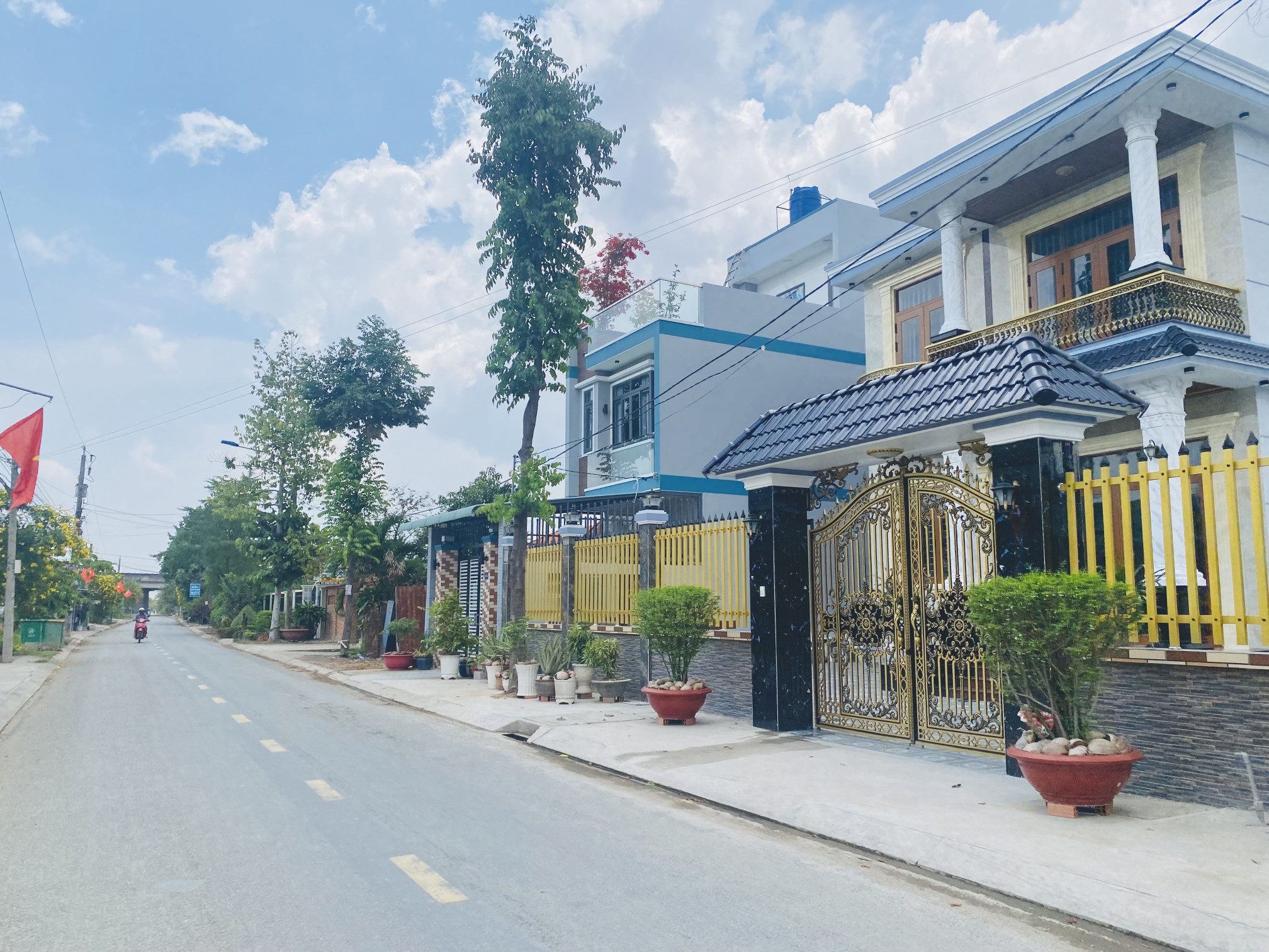 Đất thổ cư 200m² Liền kề EcoPark, gần đường Nguyễn Văn Nhâm, Giá 2.35 tỷ - xã Thanh Phú, Bến Lức