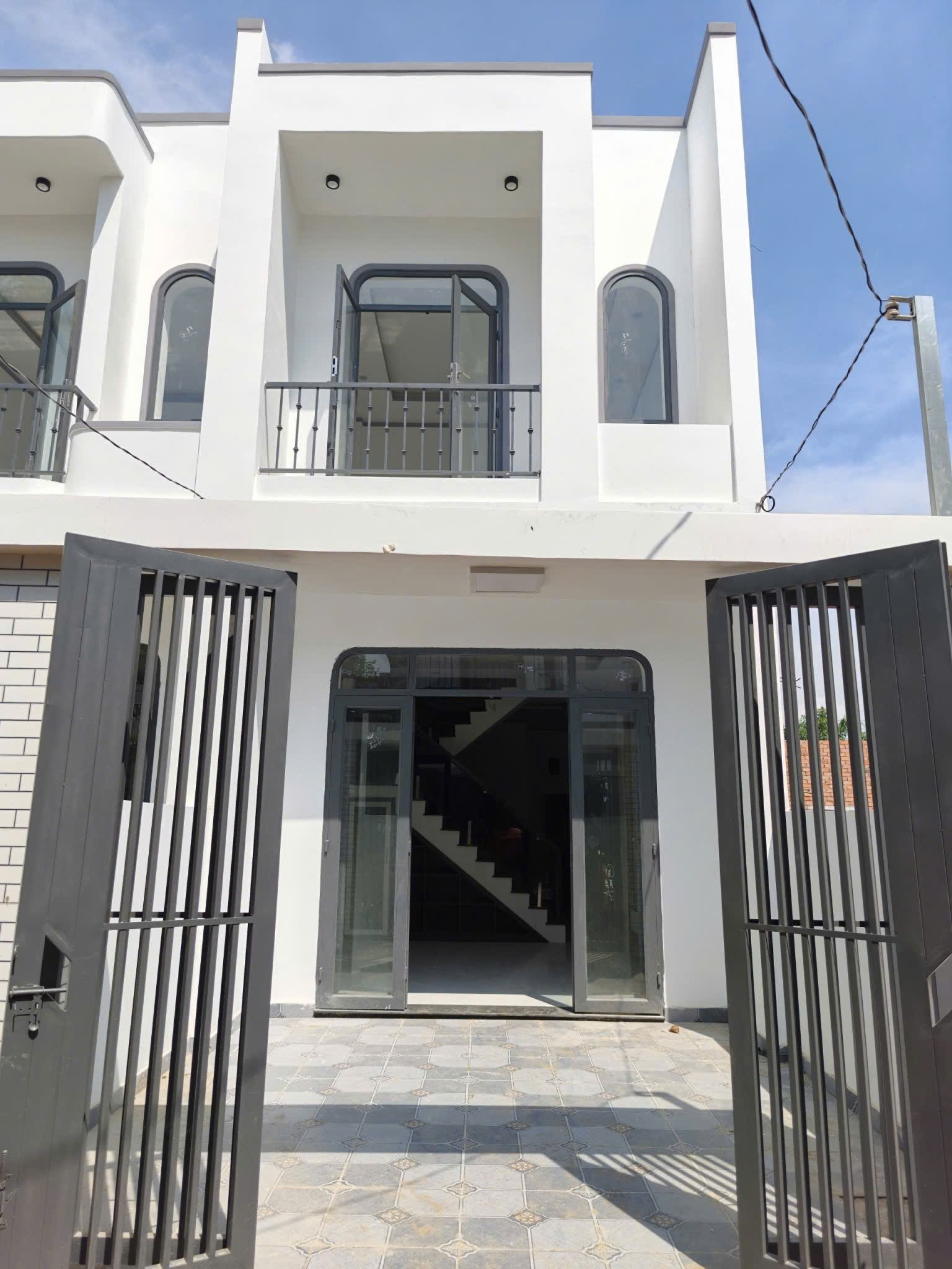 🏡 BÁN NHÀ GÁC LỬNG GẦN CHỢ THẠNH PHÚ – GIÁ CHỈ 1,65 TỶ 🏡

✅ Nhà thiết kế gác lửng hiện đại, dọn vào ở ngay.
✅ Vị trí đẹp, gần chợ Thạnh Phú, trường học, siêu thị, đầy đủ tiện ích.
✅ Khu dân cư đông đúc, an ninh, đường thông thoáng.
✅ Phù hợp cho gia 