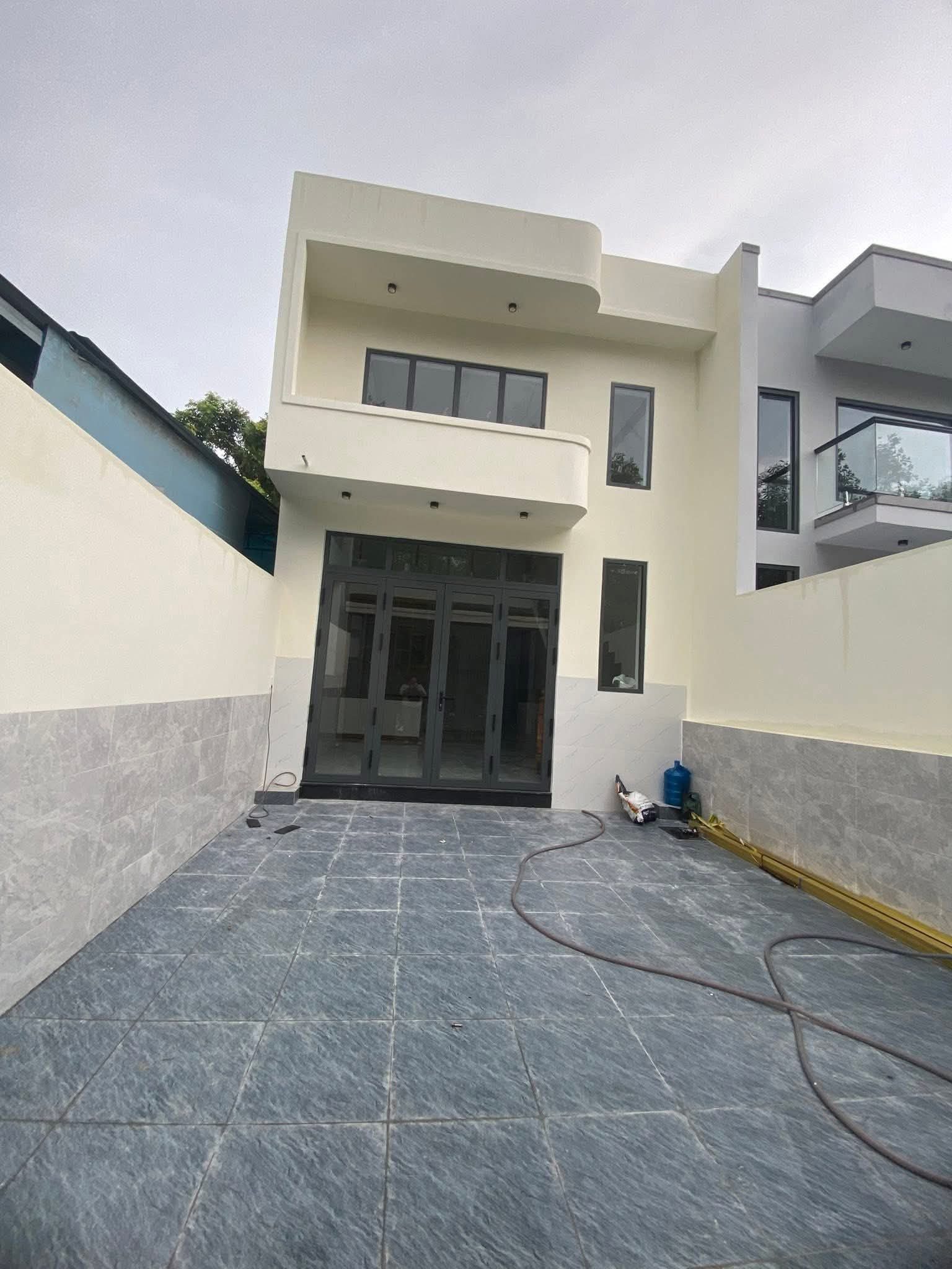 🏡🏡🏡 NHÀ ĐẸP HƠN TRONG ẢNH – GẦN TRƯỜNG TIỂU HỌC AN LỢI 🏡🏡🏡

📍 Vị trí: Ấp 5, An Phước, sau lưng Trường Tiểu học An Lợi, cách ngã ba Tam An chỉ khoảng 1km.

✨ Nhà hoàn thiện đẹp, vào ở ngay:
✅ Gác lửng rộng rãi
✅ 3 phòng ngủ
✅ Phòng khách, bếp
✅ Sân