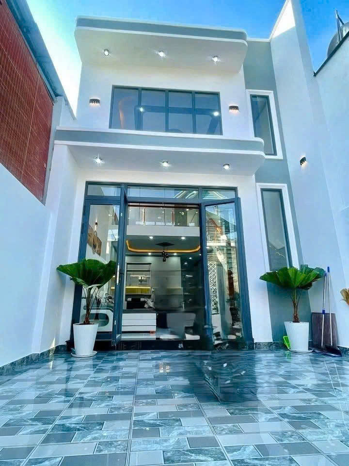 Bán nhà mới xây gần công ty ChangShin
