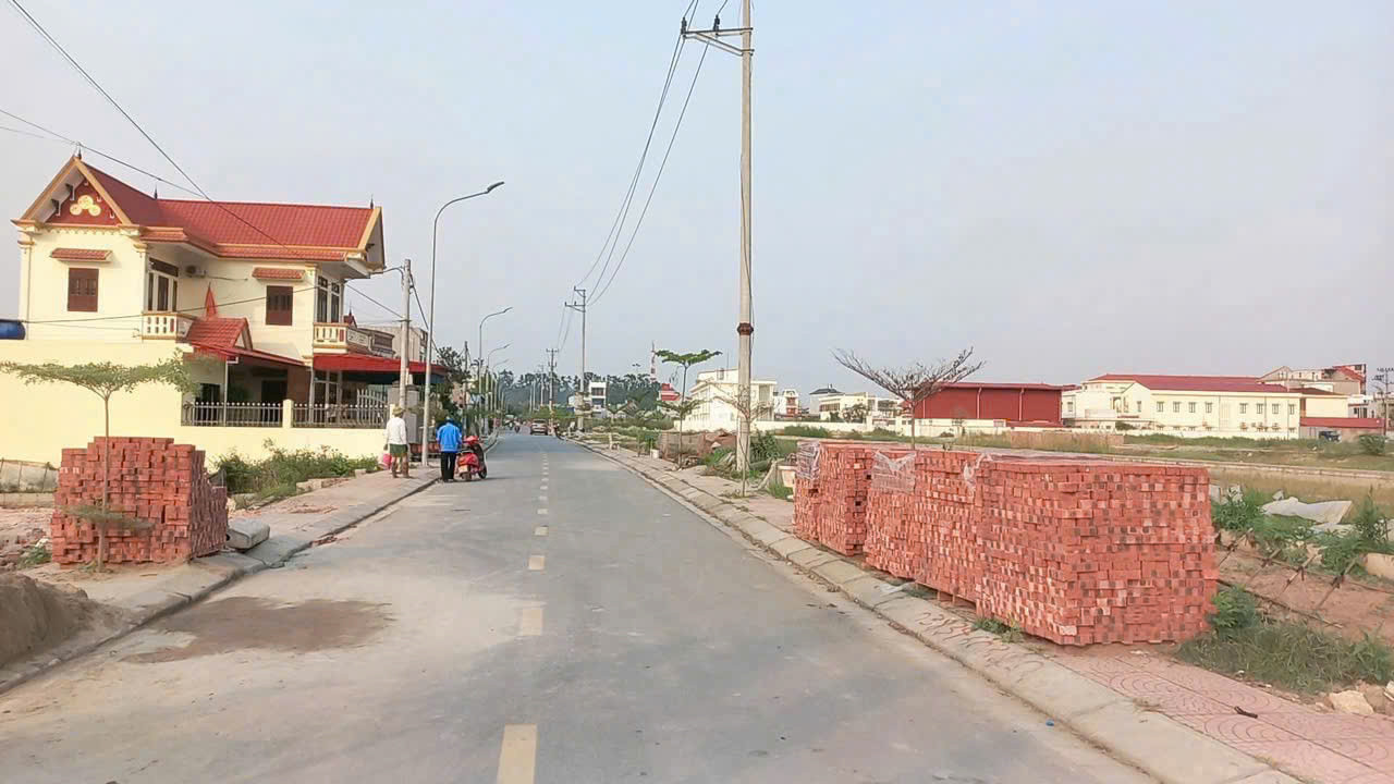 5KT174A5 🚨 **LÔ ĐẤU GIÁ DÃY A (ĐỢT 1) – TRUNG TÂM THANH SƠN, KIẾN THỤY** 🚨