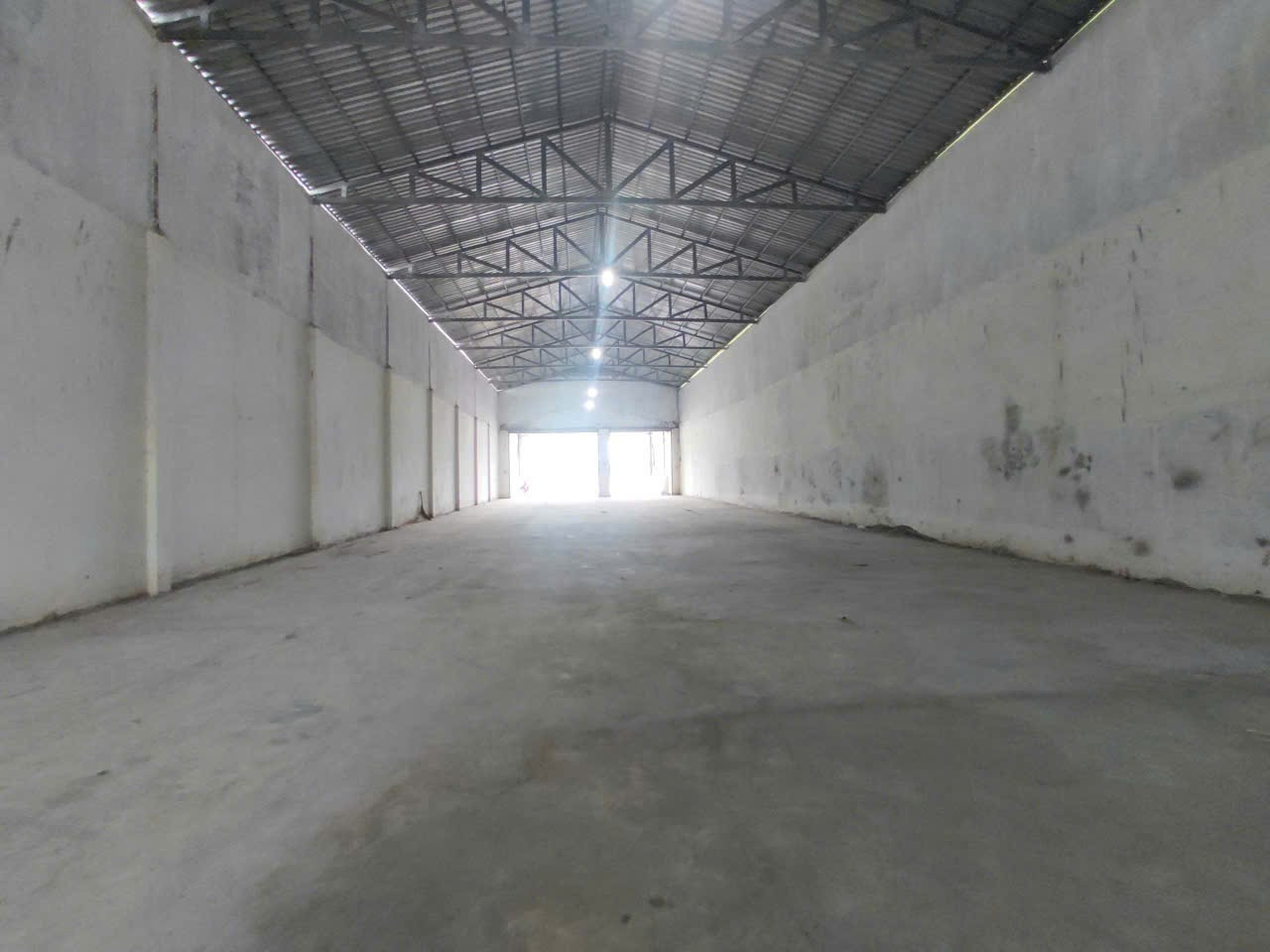 CHO THUÊ NHÀ KHO TẠI BẾN TRE - MẶT TIỀN ĐƯỜNG XE CONTAINER