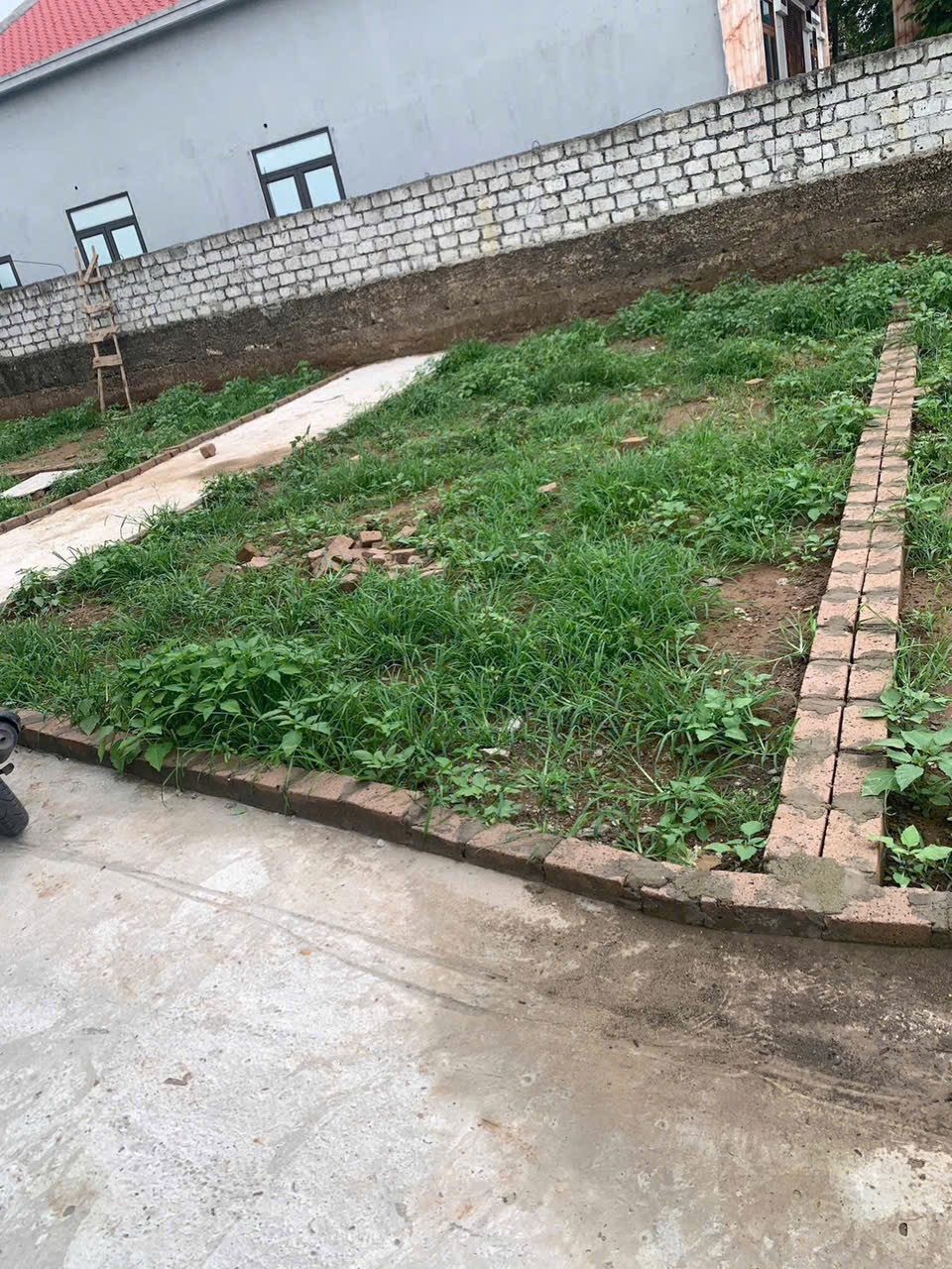Giá cắt lỗ ! L/h :076.231.9990 em Thuý …..
Duy nhất 1 lô tại Phường Thiên Hương ngõ ô tô thoải mái 
Giá chỉ : hơn 700tr  cho người thiện trí
Vị trí trung tâm
Cách trường cấp 2 thiên hương chỉ 5 phút 
Cách chợ Dày Da chỉ 8 phút
Cách khu công nghiệp V