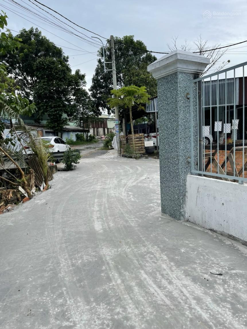 Ngộp ngân hàng, cần chuyển nhượng gấp lô đất tại xã Đông Thạnh, TP.HCM (xã Thới Tam Thôn cũ).

Vị trí thuận lợi:
- Gần chợ, trường học.
- Giao thông thông thoáng, hoàn thiện.
- Dân cư đông đúc.

Phù hợp:
- Phân lô bán nền.
- Đầu tư lâu dài.
- Xâ