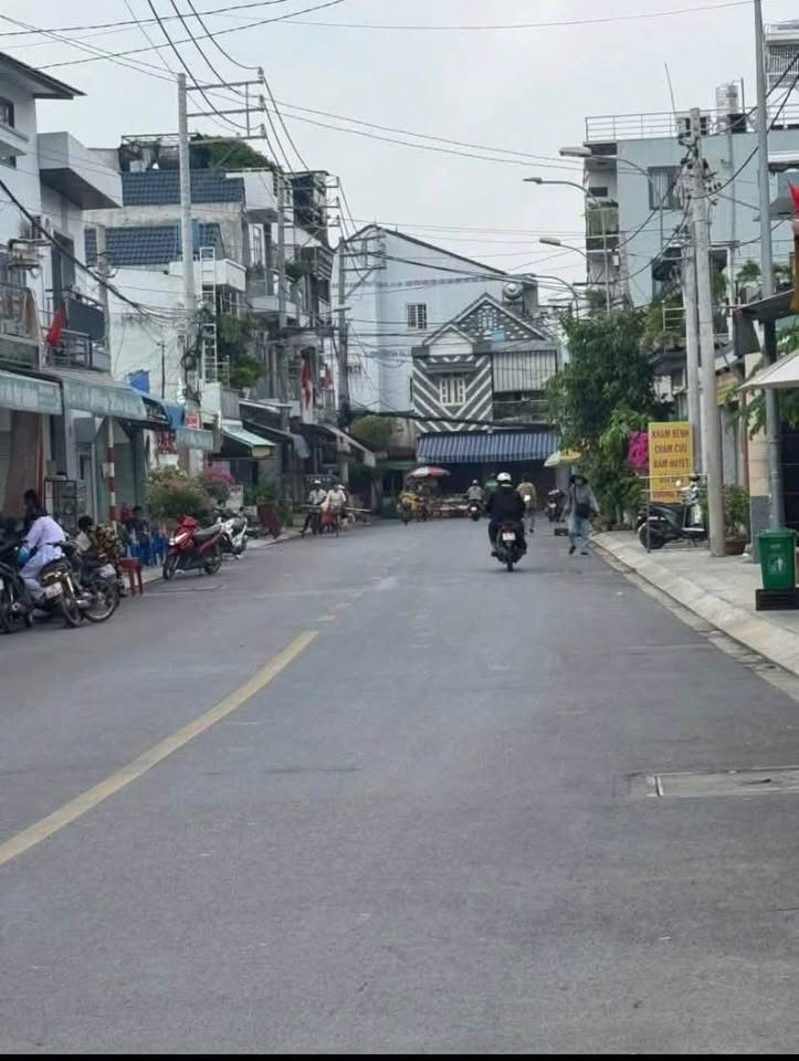 Bán Đất 239m2 giá 5.6 tỷ tại - Chọn - Xã Thới Tam Thôn Huyện Hóc Môn TP. Hồ Chí Minh