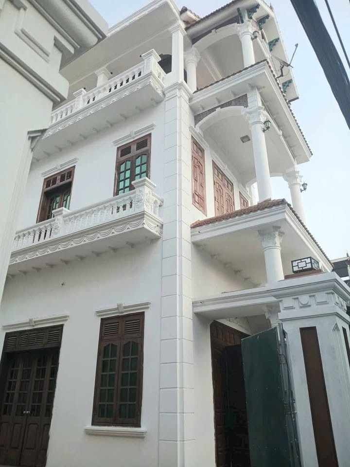 Bán nhà biệt thự 3 tầng Thụy Lôi xã Thư Lâm 157m2 mt11m đường trục chính 2 ô tô tránh