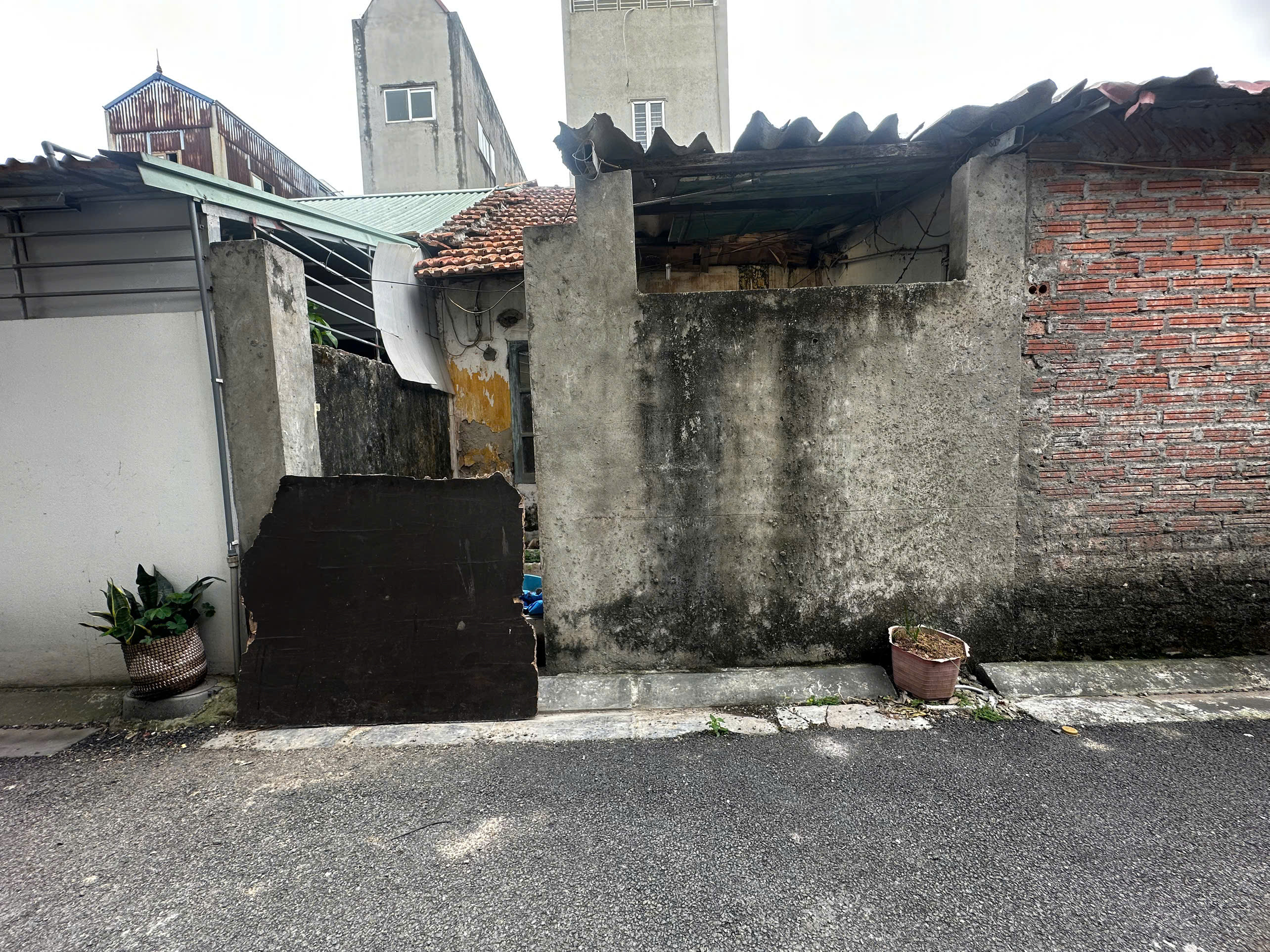 Bán đất TT Cty Xây dựng 6 Xuân Nộn xã Thư Lâm 40.8m2 giá 2,8 tỷ ô tô vào tận nơi