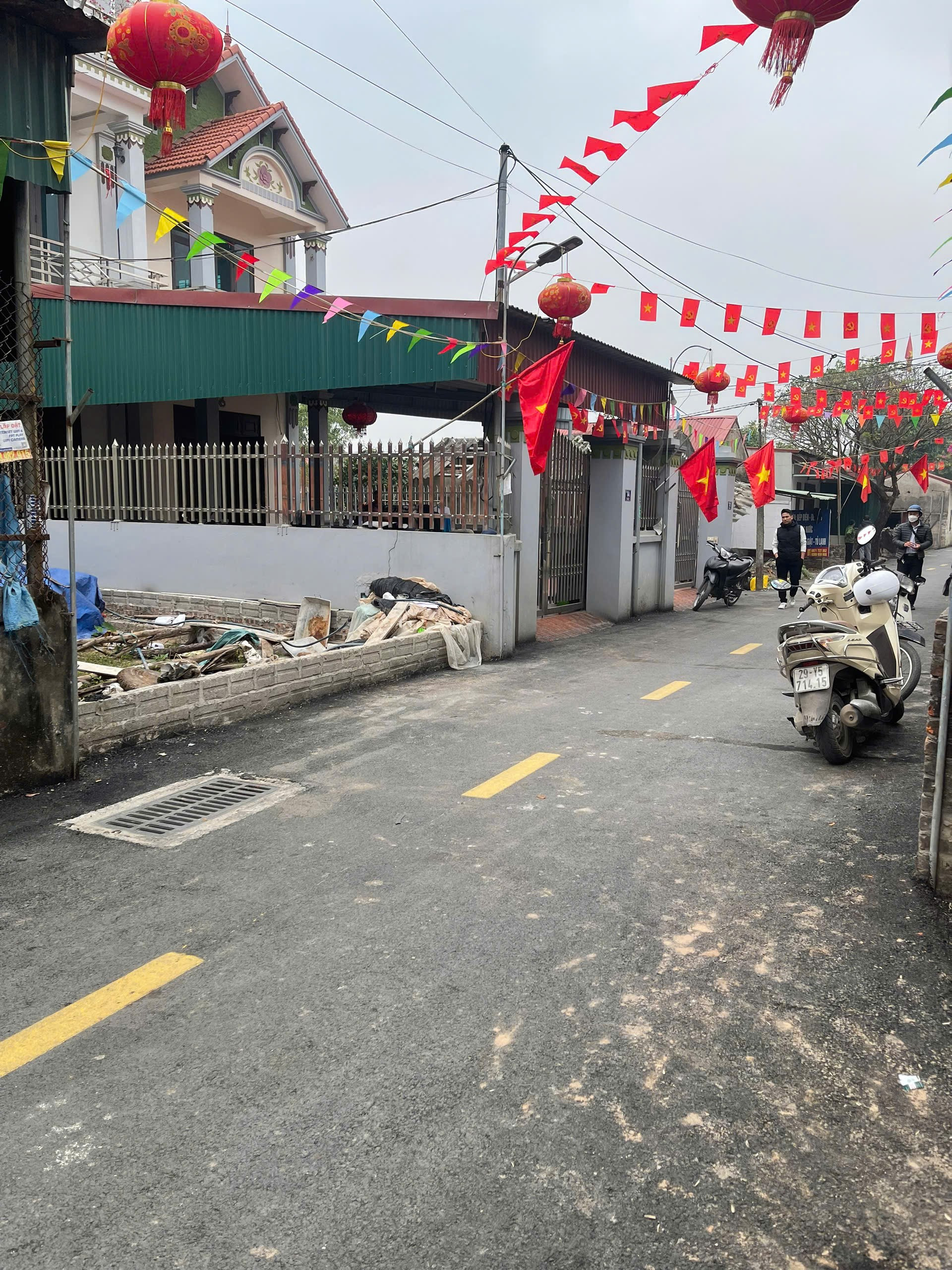 Ô TÔ 7 CHỖ ĐỖ CỬA – ĐẤT VUÔNG ĐẸP – TRUNG TÂM THƯ PHÚ - CHƯƠNG DƯƠNG