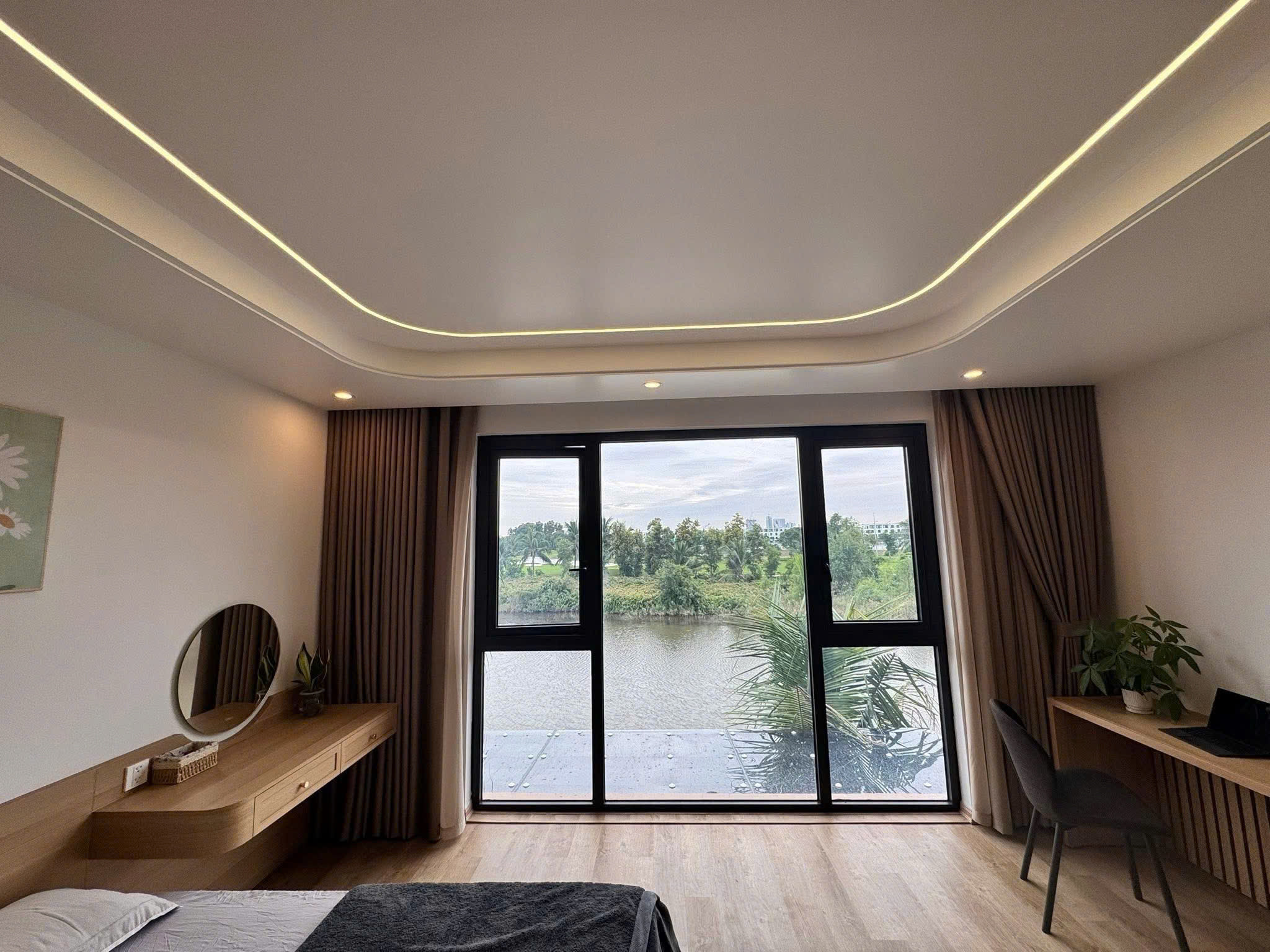 CHO THUÊ SHOPHOUSE VINHOMES ROYAL ISLAND VỊ TRÍ ĐẮC ĐỊA, KINH DOANH ĐỈNH CAO