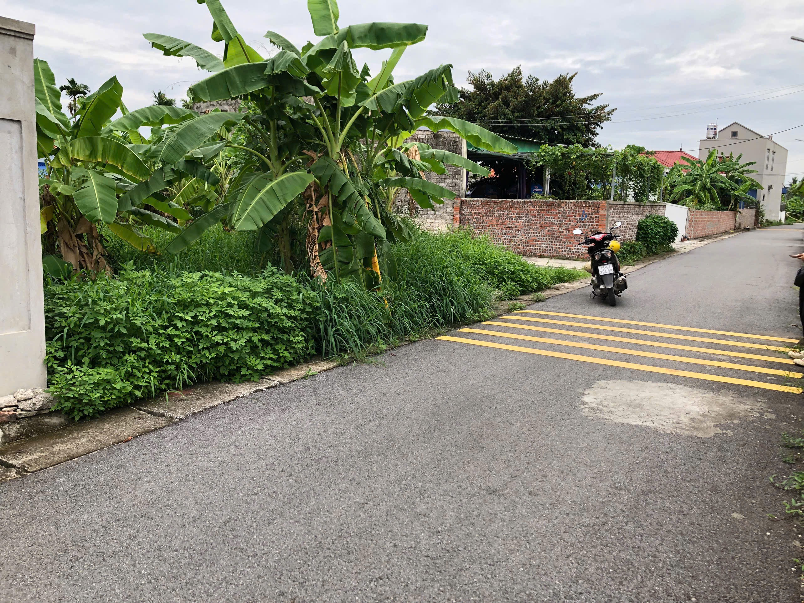Thôn 4 , TDP THUỶ SƠN , Phường Thuỷ Nguyên 
Tìm chủ mới .l/h;076.231.9990 em Thuý

Diện tích : 61,8 m2 

Mặt tiền : 4,3 m2 dài > 14m 

Đường trải nhựa áp Phan rộng hơn 5m 

Pháp lý sổ đỏ chói lóa , tiện ích đồng bộ bán 50m2 

Vùng lõi trung tâm
