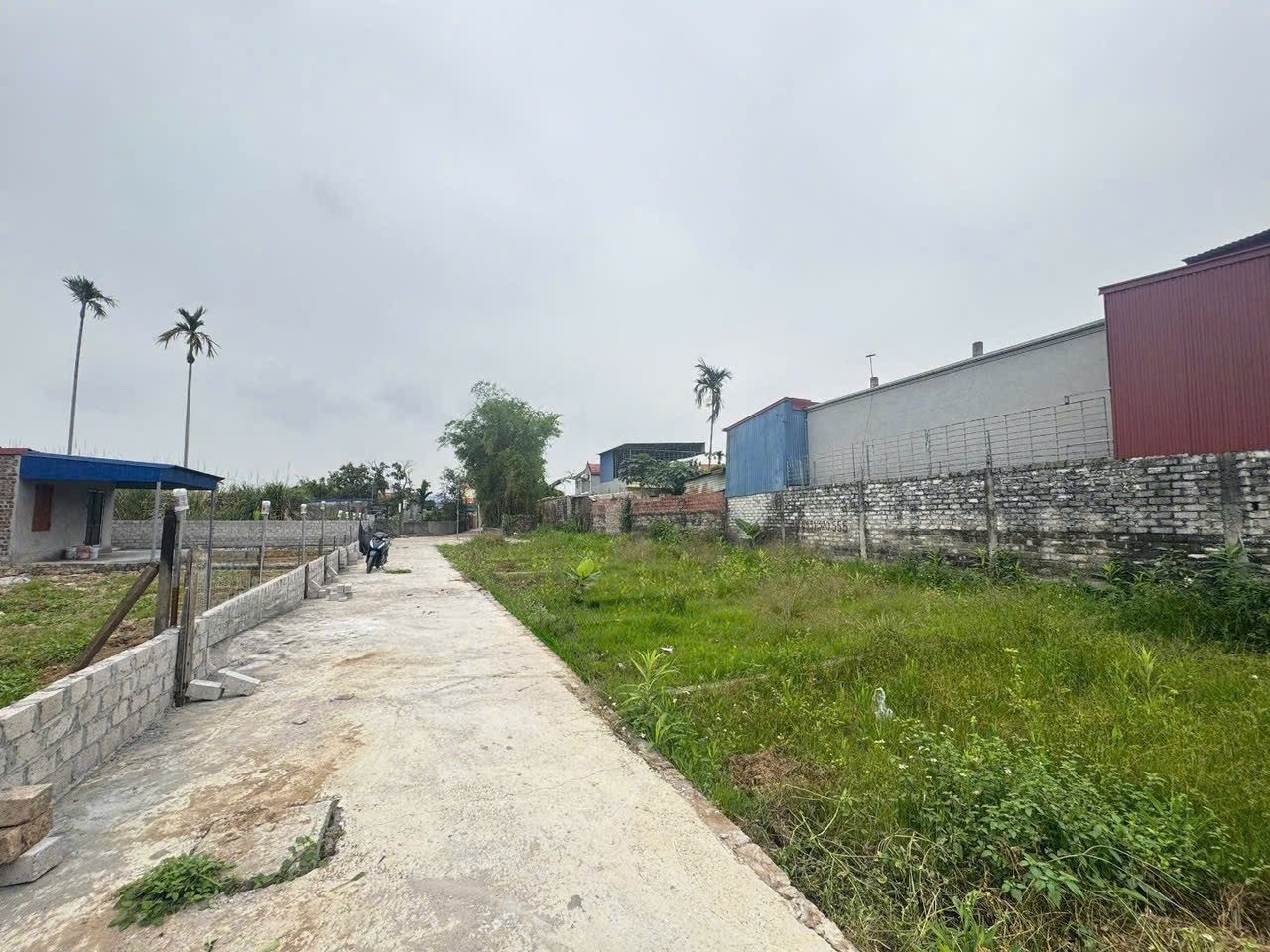 Bán 52m Ngũ Lão ngõ ô tô cách đường 359:200m. L/h:076.231.9990 em Thúy