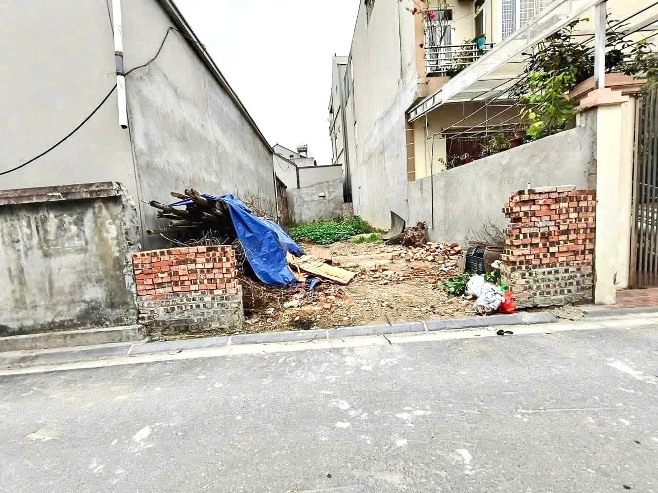 Mặt đường trục trính 1 tỷ 5 hàng hiếm
