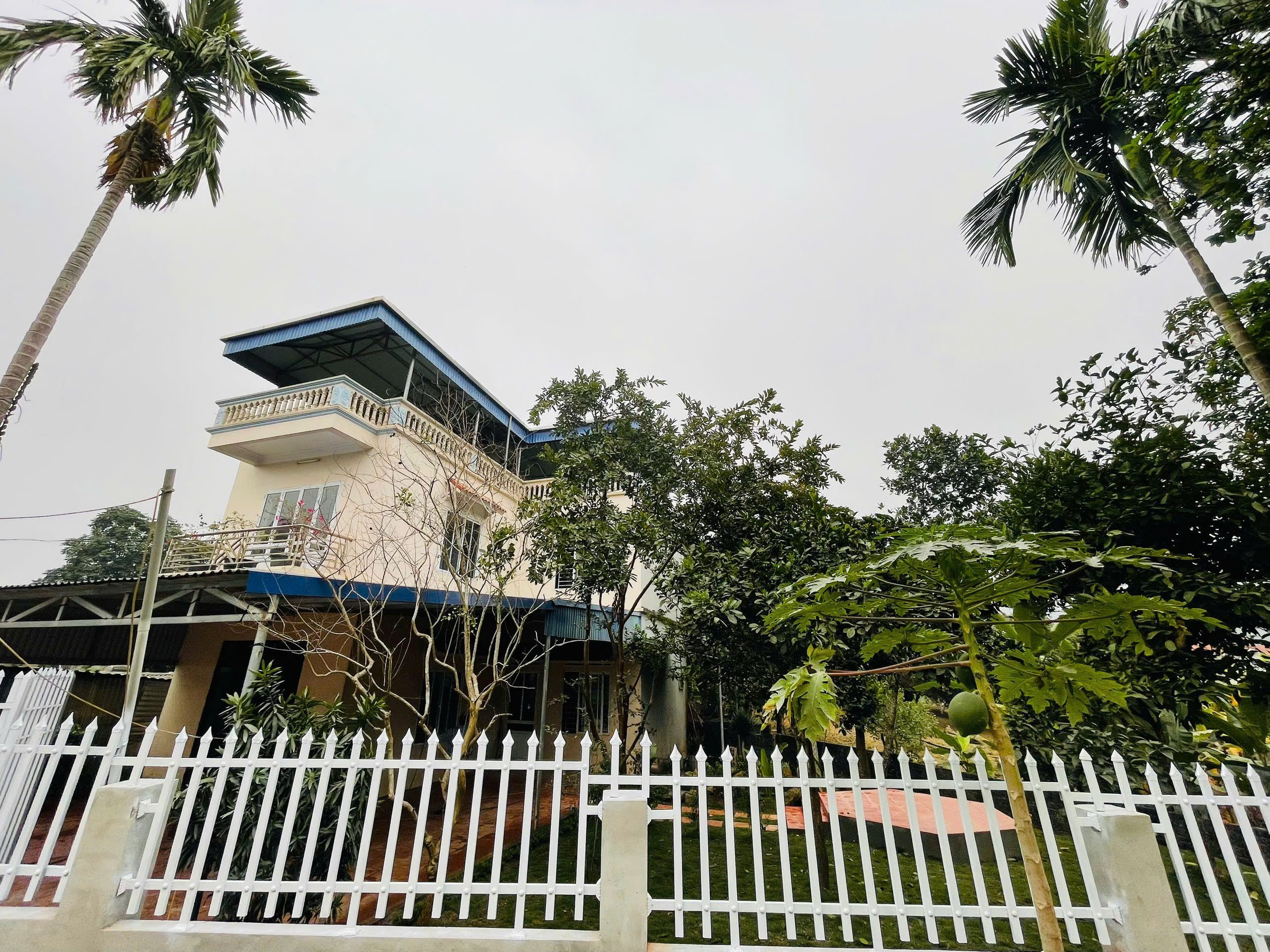 BÁN NHÀ VƯỜN NGHỈ DƯỠNG TẠI HOÀ LẠC, ĐI BỘ 200M RA ĐLTL+GA METRO, SINH VIÊN,GIẢNG VIÊN ĐI BỘ ĐẾN TRƯỜNG