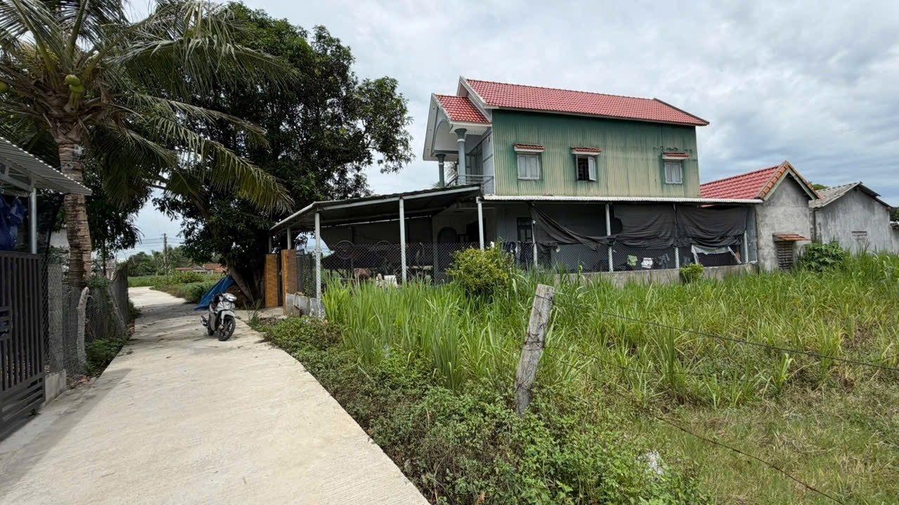 Bán Đất 211.5m2 có sẵn 211.5 m2 thổ cư giá 550 triệu tại Xã Tịnh Ấn Tây Thành phố Quảng Ngãi Quảng Ngãi