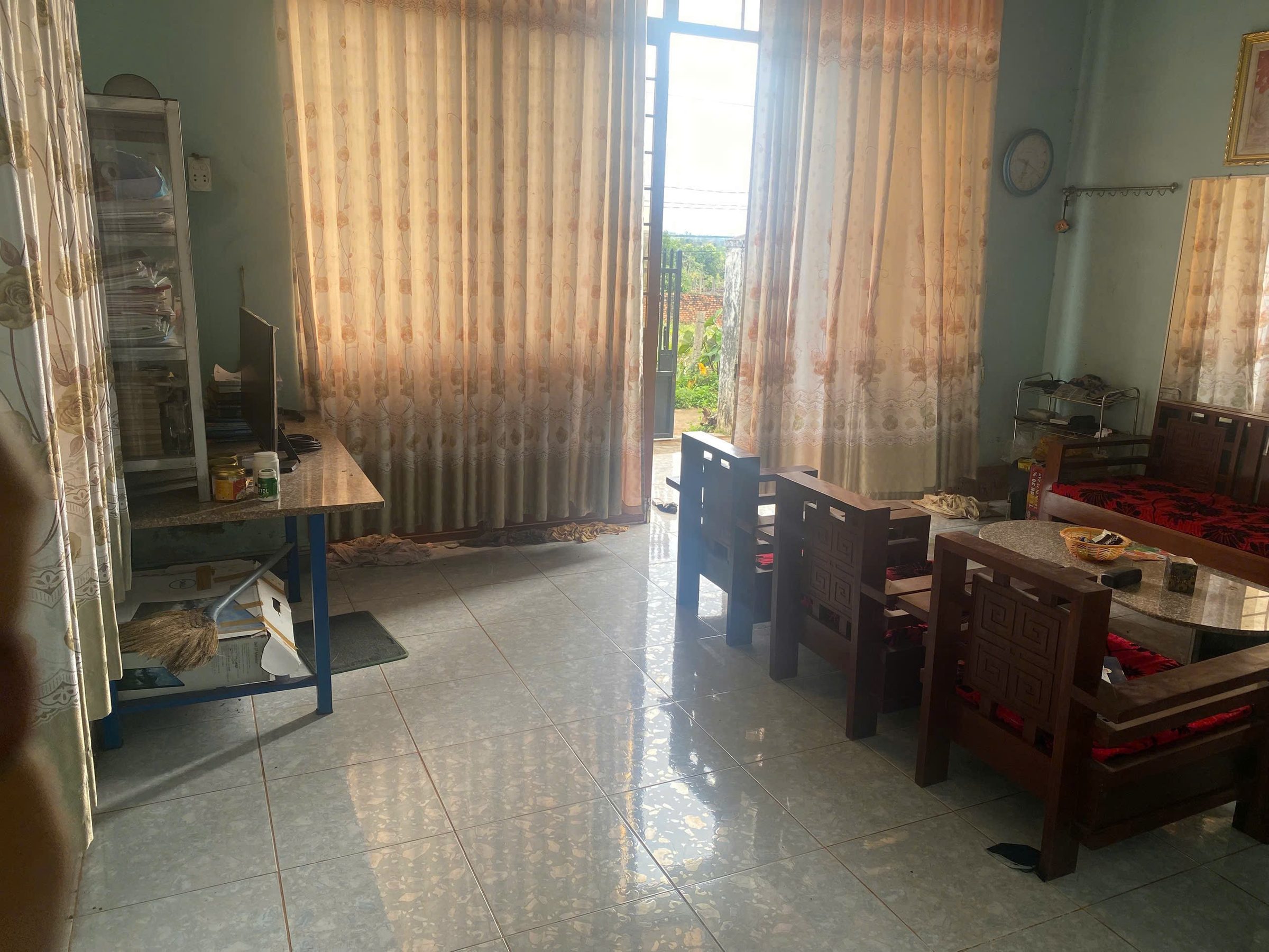Bán gấp nhà thôn 4 Trà Đa 
Nhà cấp 4 cũ xây kiên cố ạ
Dt: 8x15 đất nông nghiệp lên thổ cư thoải mái