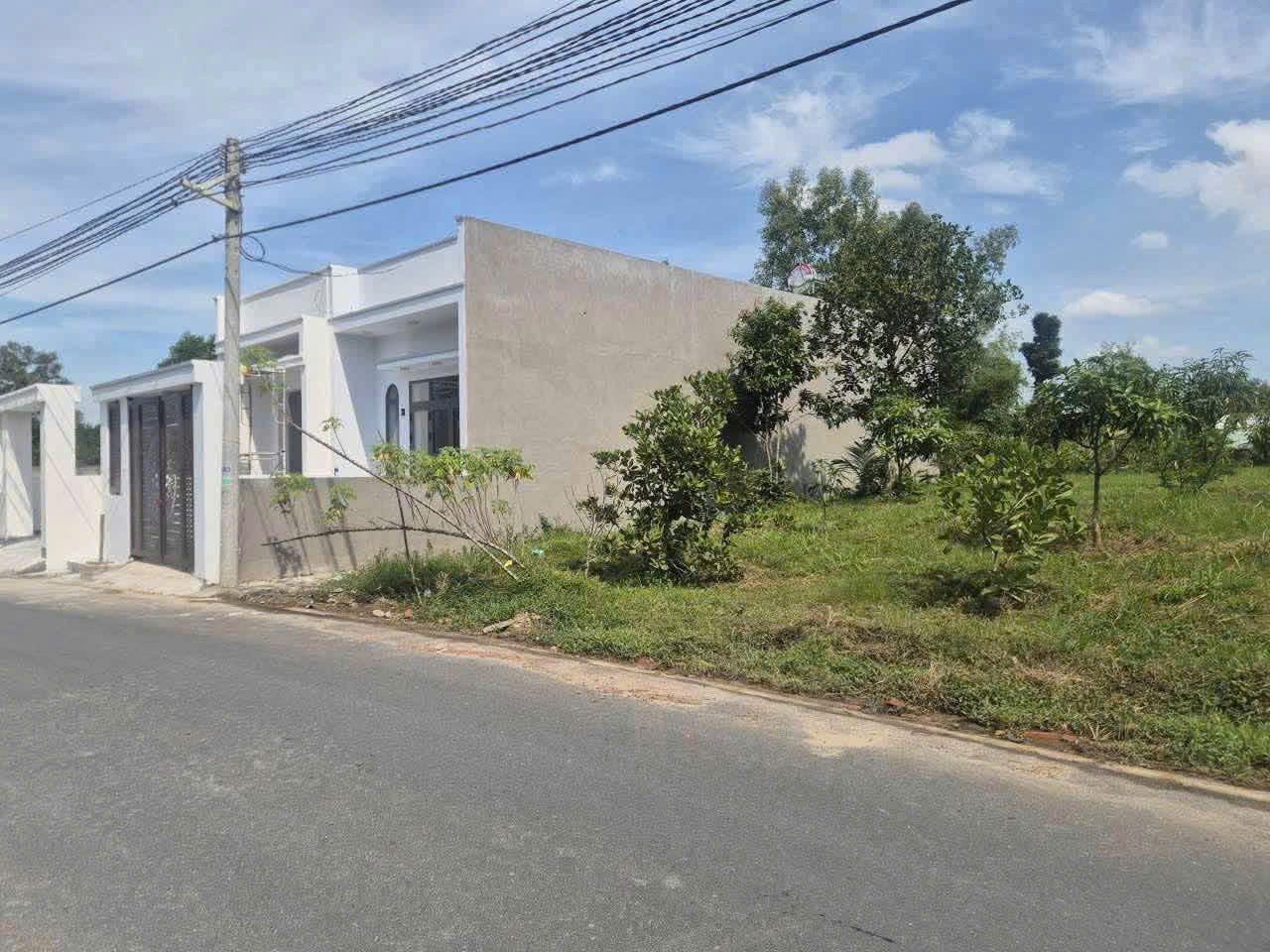 Bán Đất 250m2, sẵn 100m2 thổ cư, giá full 700tr gần Chợ Trừ Văn Thố - Bàu Bàng Bình Dương cũ