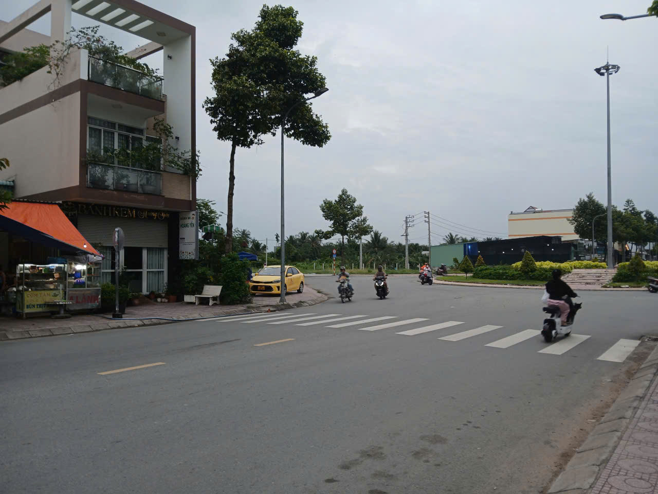Mặt tiền Nguyễn Công Bình, Cặp 2 nền liền kề, TP Mỹ Tho. Ấp 2. Hướng Nam.