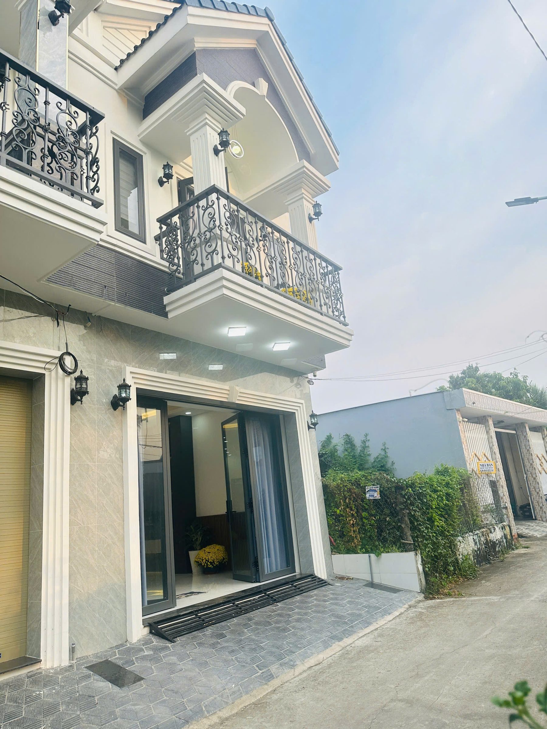 Nhà Mới 2 tầng đường Ô Tô, gần Nguyễn Công Bình, Cách Hl 95 Chỉ Vài Bước Chân. P.Trung An Tỉnh Đồng Tháp (Mới)