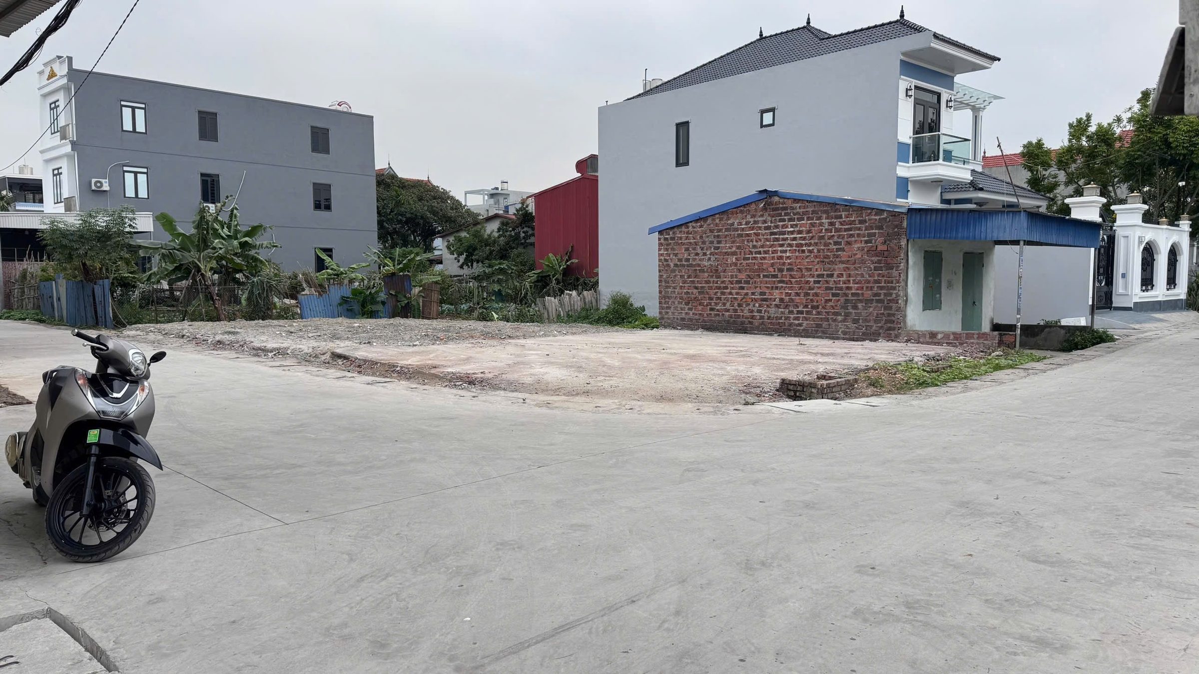 Bán 50 m Trung Hà đường thông 2 ô tô tránh nhau cách đường 359:100 m.l/h:076.231.9990 e Thuý