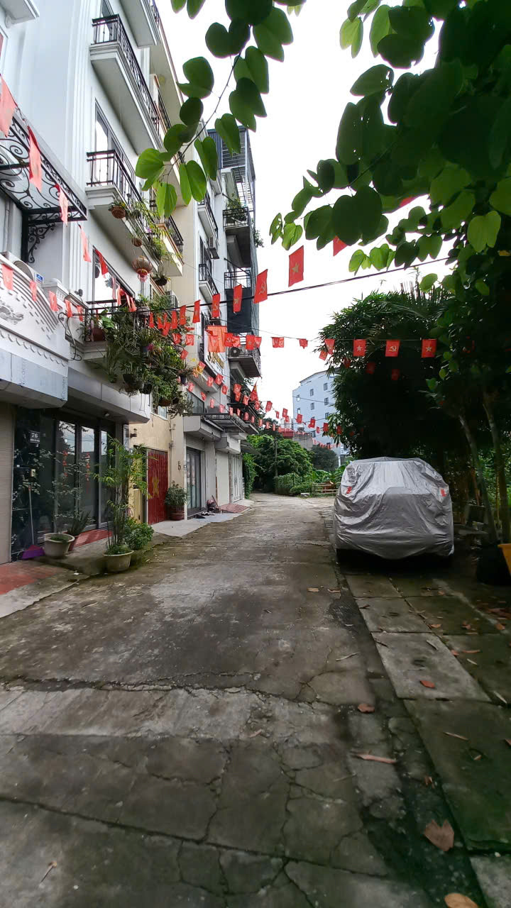 Tứ Hiệp, Thanh Trì nhà dân xây ô tô ngủ trong nhà, gần chợ Tứ Hiệp