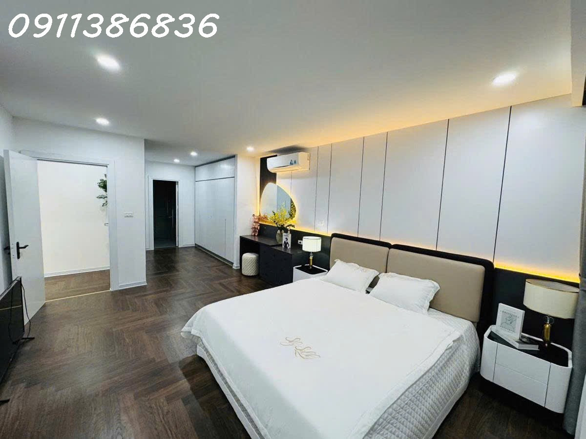 💥Nội thất choáng ngợp, Tòa 34T Hoàng Đạo Thúy 131m 3PN, khu VIP Cầu Giấy