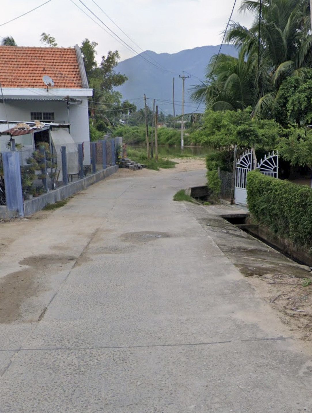 BÁN ĐẤT THỔ CƯ GIÁP SÔNG TẠI THÔN HẢI TRIỀU HUYỆN VẠN NINH