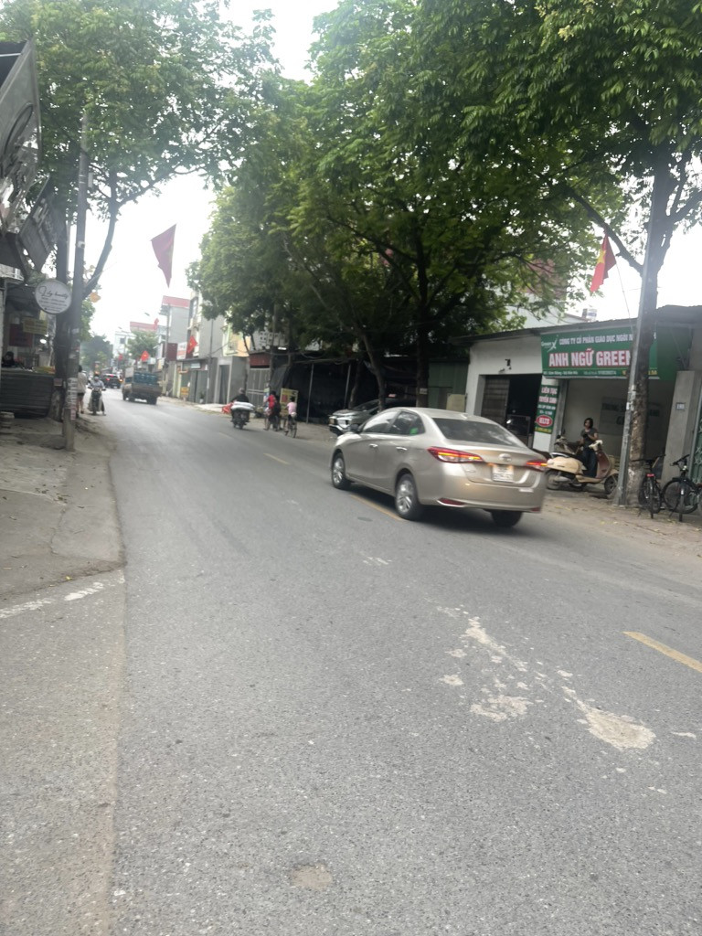 70m đất Vân Nội,cách đường Võ Nguyên Giáp 200m,bán kính 500m đầy đủ tiện ích: trường học các cấp,chợ kinh doanh sầm uất