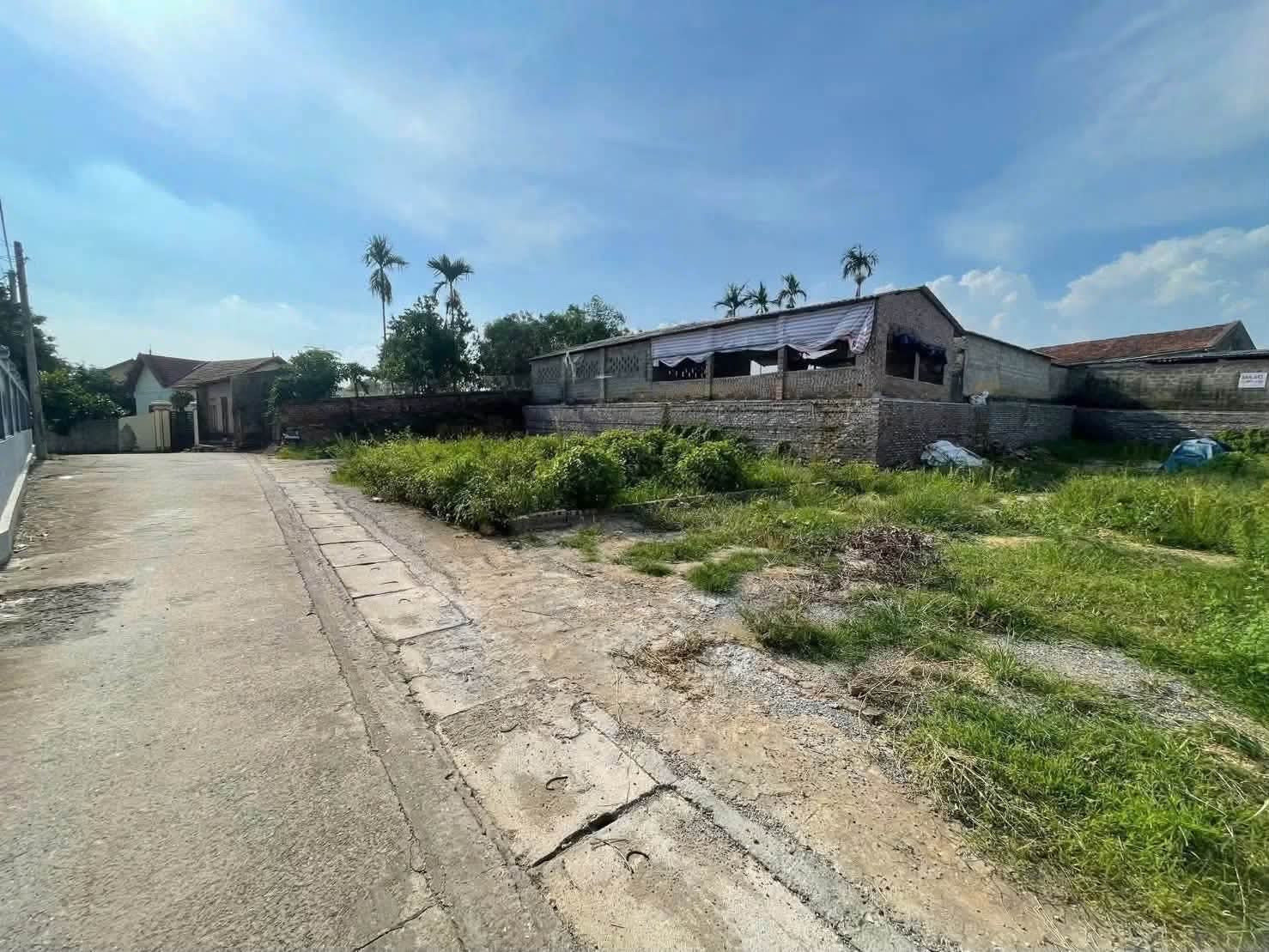 🏡 Chỉ 9xx triệu có lô đất 200m², sẵn 100m² đất ở, mặt tiền rộng 18m