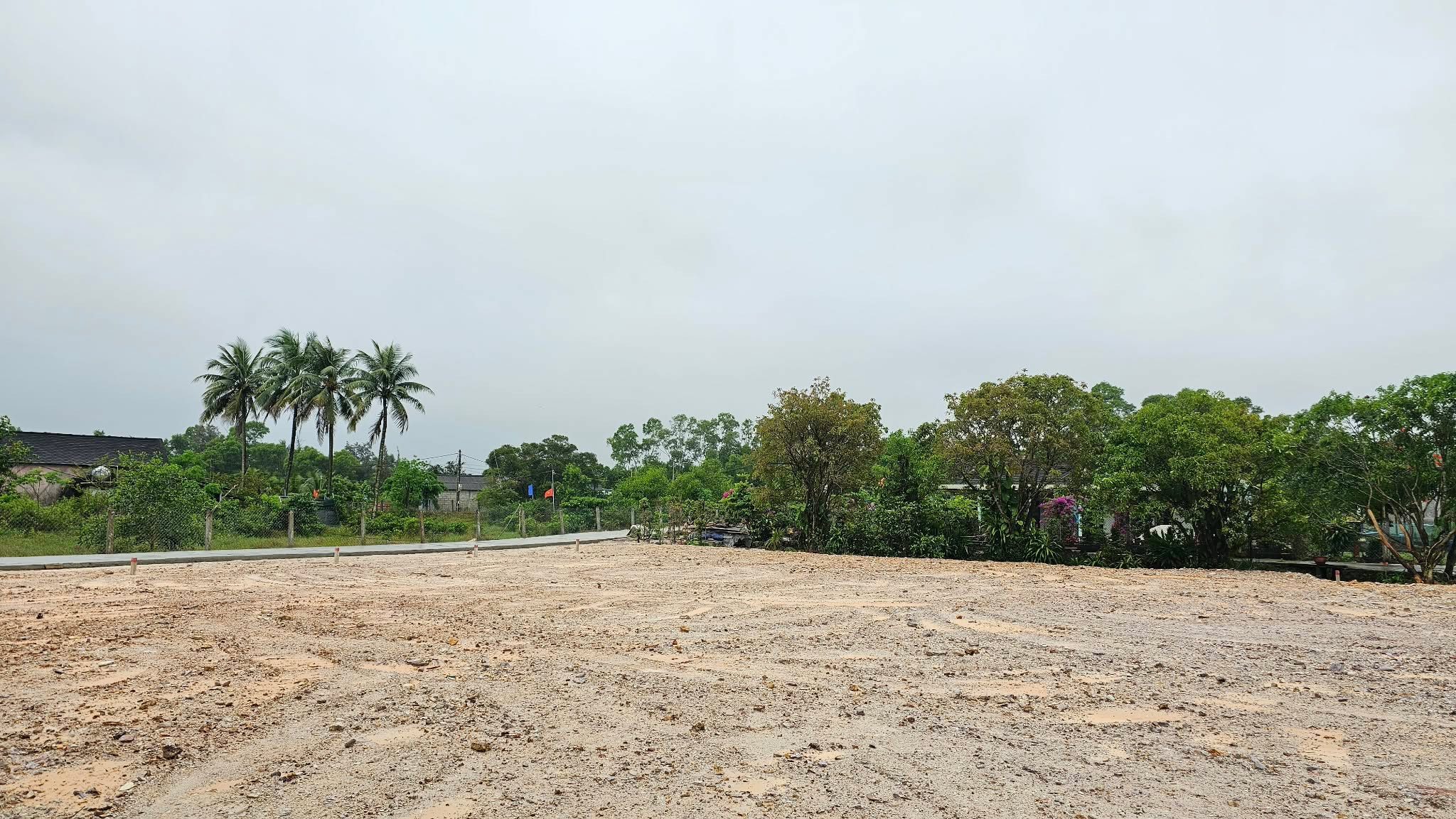 Đất biển xã Phú Vinh chỉ 345 triệu
-Vị trí: gần trụ sở UBND xã Vinh An (cũ),