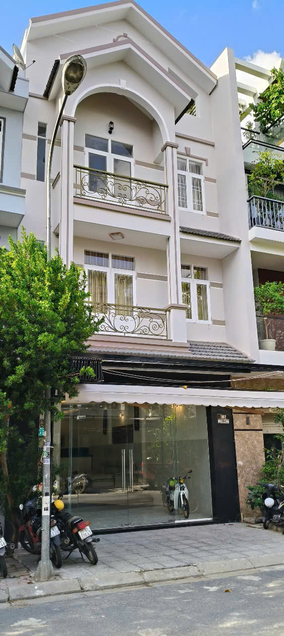 Bán nhà 3 tầng đường Đàm Quang Trung _ KĐT Vĩnh Điềm Trung Nha Trang chỉ 9,9 tỷ