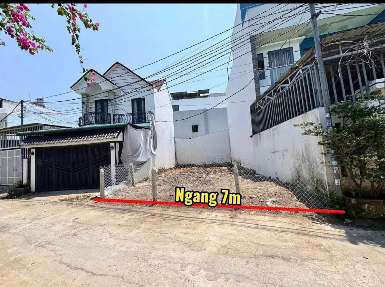 Vĩnh Châu Vĩnh Hiệp (phường Tây Nha Trang)
Giáp KDT Mỹ Gia🌅
diện tích 98,8m ngang 7 vuông vức
Đường oto khu dân cư đông
Giá : 3tỷ