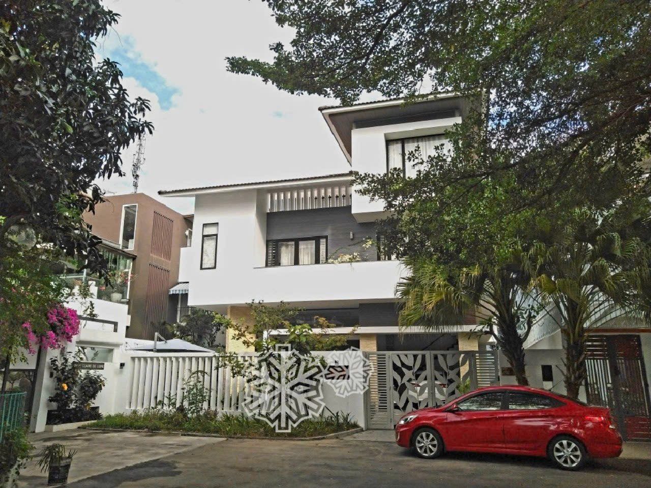 🏡Bán  Biệt thự thuộc khu đô thị Vĩnh Điềm Trung
Khu đô thị Hạ tầng phát triển hoàn thiện, xung quanh đầy đủ tiện ích:  siêu thị GO Big C, trường quốc tế liên cấp Singapore, bệnh viện Sài Gòn Nha Trang… Khu dân trí cao, sầm uất, an ninh tốt. Chỉ cách biển