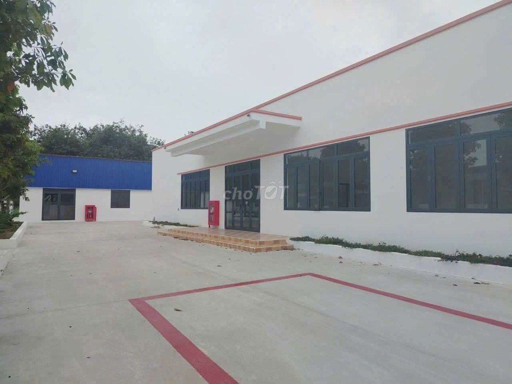 Cho thuê xưởng tổng dt 28.000m2.Đầy đủ giấy tờ,Phú giáo ,Bình Dương