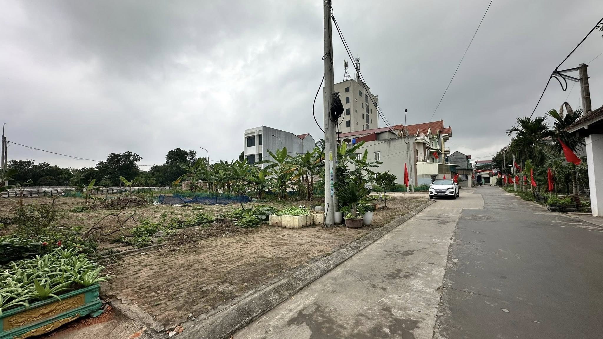 🛑 CƠ HỘI ĐẦU TƯ ĐẤT TRỤC CHÍNH - GIÁ RẺ HƠN ĐẤT TRONG NGÕ!
Gia đình cần nhượng lại lô đất 100m² tại xã Nghĩa Trụ, Văn Giang (Quê hương bác Tô Lâm).