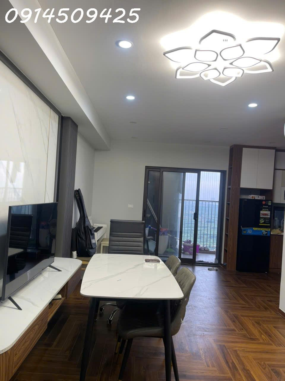 CHO THUÊ CĂN HỘ TÒA INTRACOM T32 Diện tích: 70m, lô góc thoáng sáng Căn hộ đẹp tiện nghi
