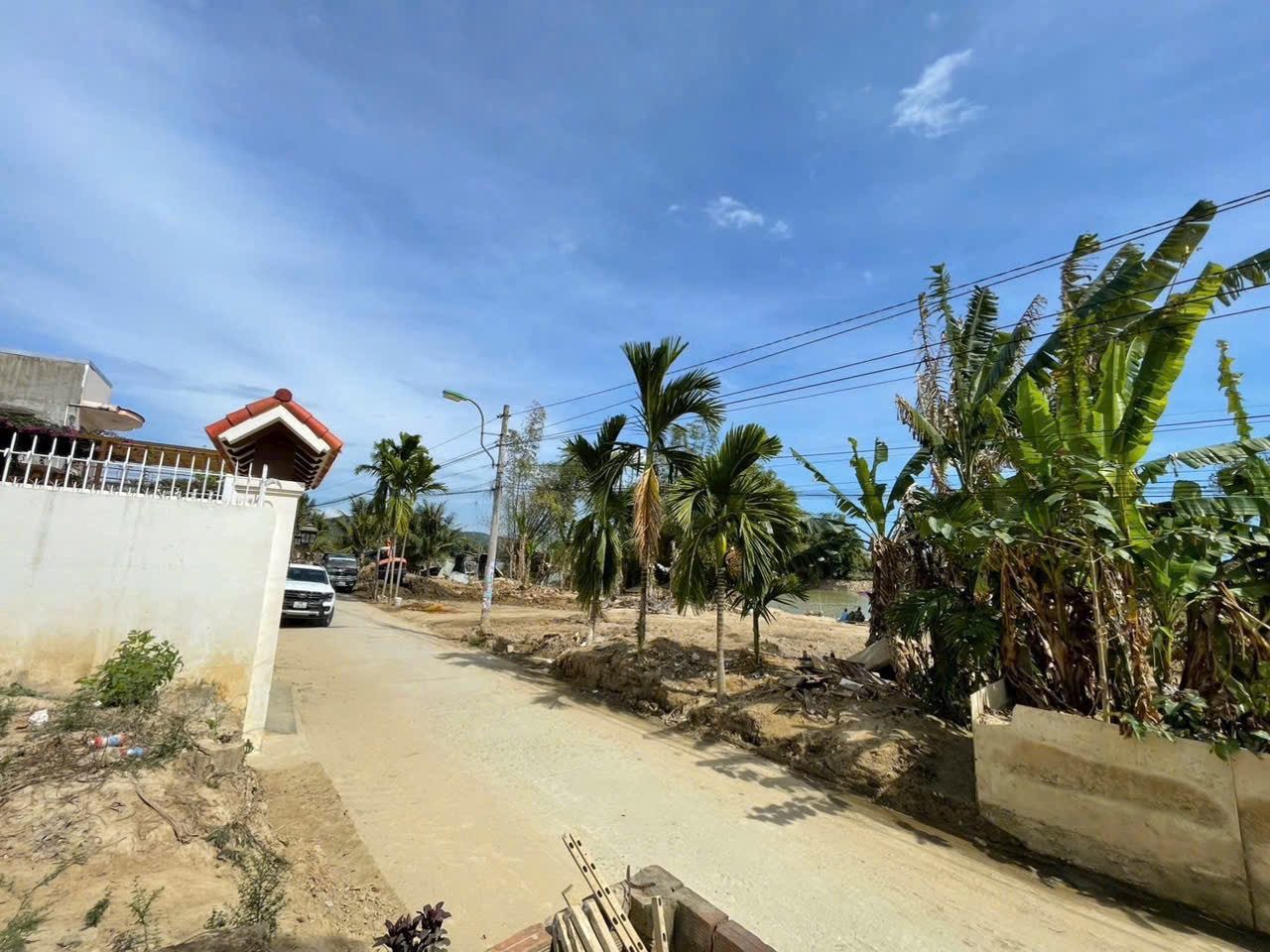 Bán lô đất view Sông Cái- Thôn Trung - Vĩnh Phương- Tp Nha Trang
- Xung quanh toàn nhà vườn Biệt Thự
- Diện tích 152m2