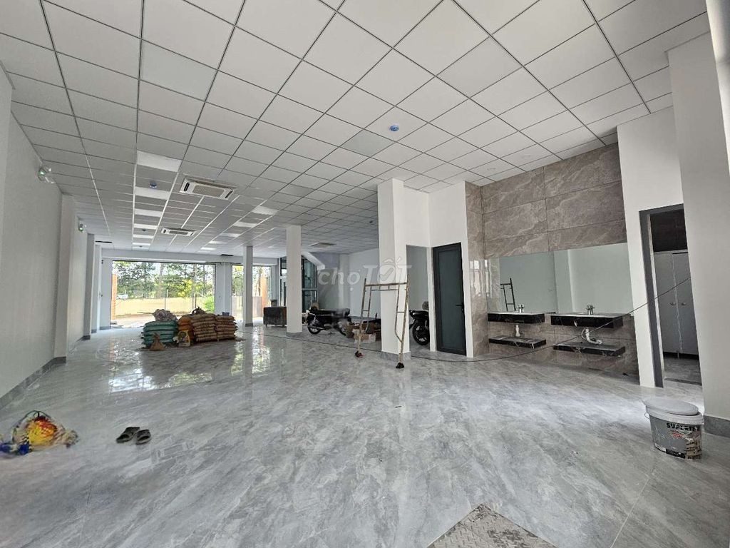 TÒA NHÀ 5 LẦU TRUNG TÂM THỦ DẦU MỘT