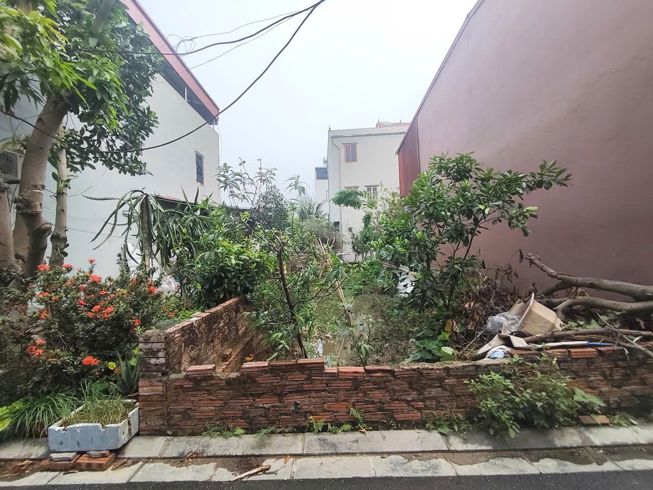 Chỉ hơn 4 tỷ bán 62m2 đất thôn Đông Tây Vân Nội đường thông ô tô, 20m ra bìa làng