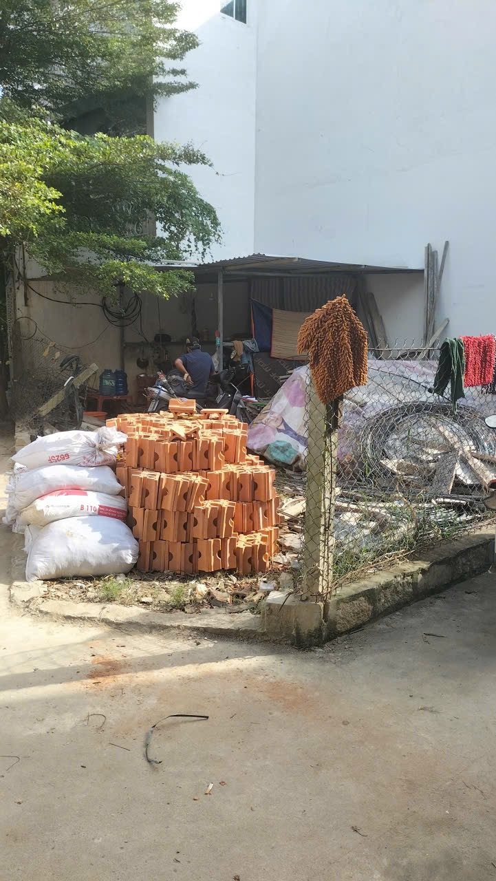 ĐẤT VĨNH THẠNH ĐƯỜNG BẦU MÁC - LÔ GÓC ĐẸP GIÁ 1TY550
- DT: 61,4m2 ngang 5,17m, dài 8,9m, ôm góc 2 mt rộng gần 15m, xây nhà bao thoáng mát
- Hướng Tây Nam 
- Vị trí: ngay trục đường bầu mác nơi dân cư xây dựng đông đúc, oto vào tận nơi, yên tĩnh mát mẻ 